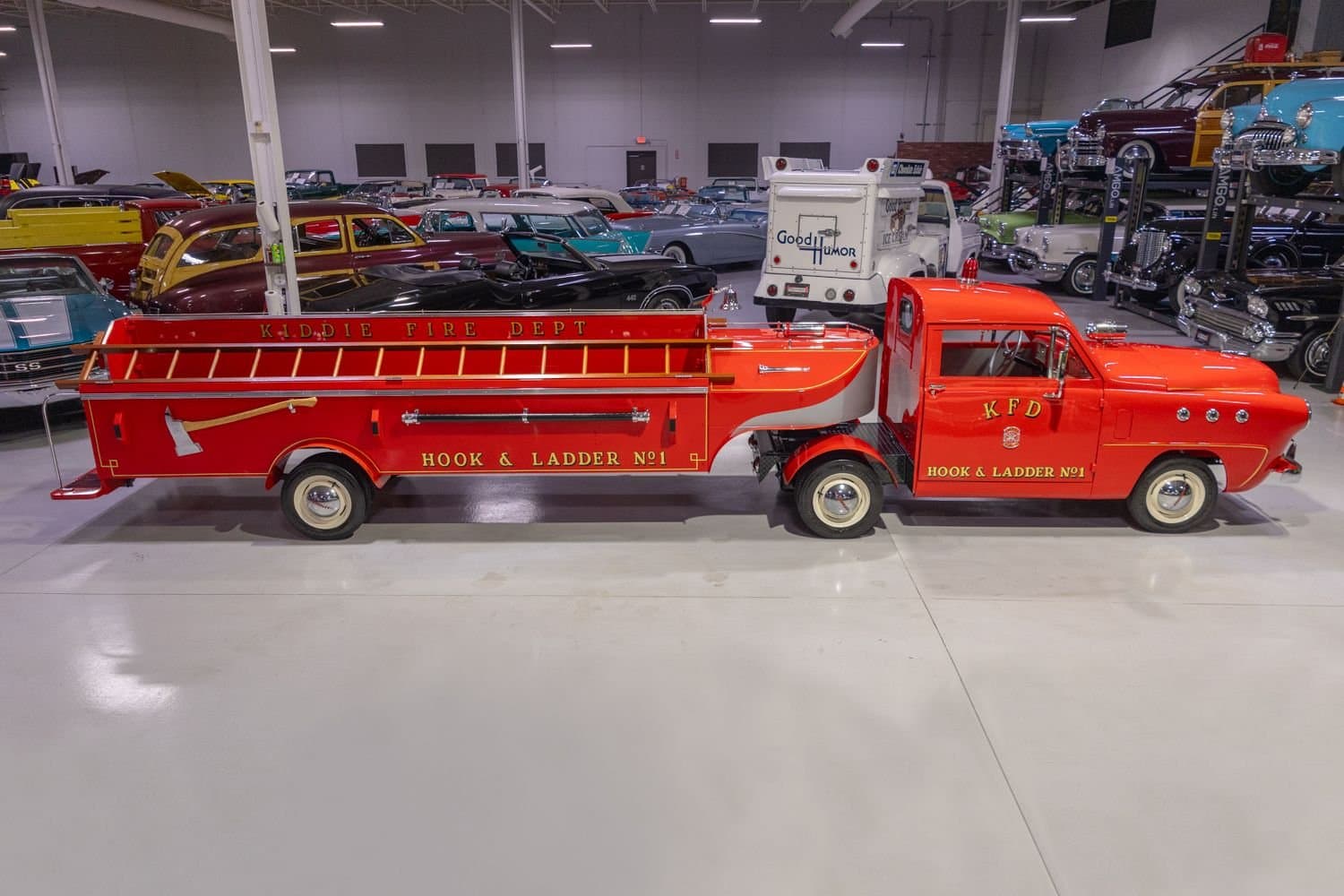 1952 Crosley Hook & Ladder Fire Truck thumbnail 5