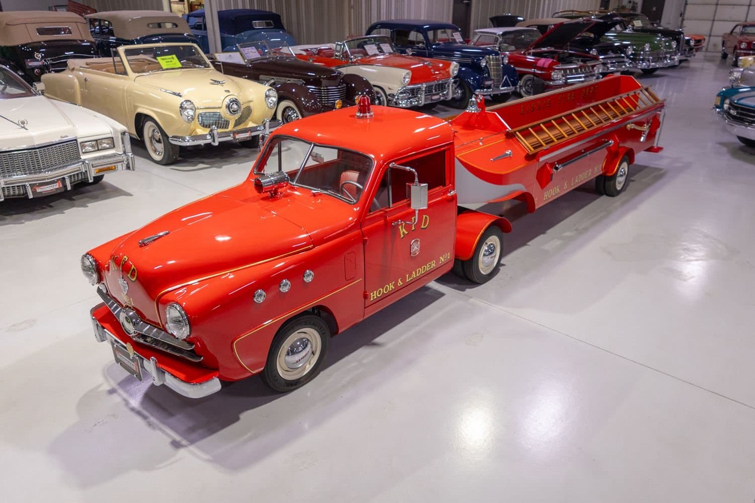 1952 Crosley Hook & Ladder Fire Truck — photo 1