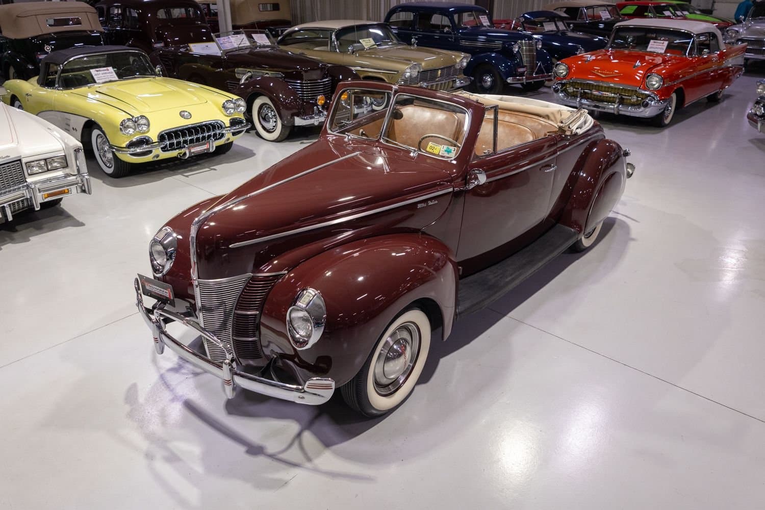 1940 Ford DeLuxe Convertible Coupe — photo 1