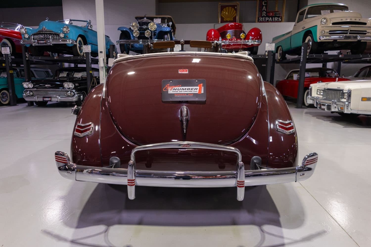 1940 Ford DeLuxe Convertible Coupe thumbnail 19