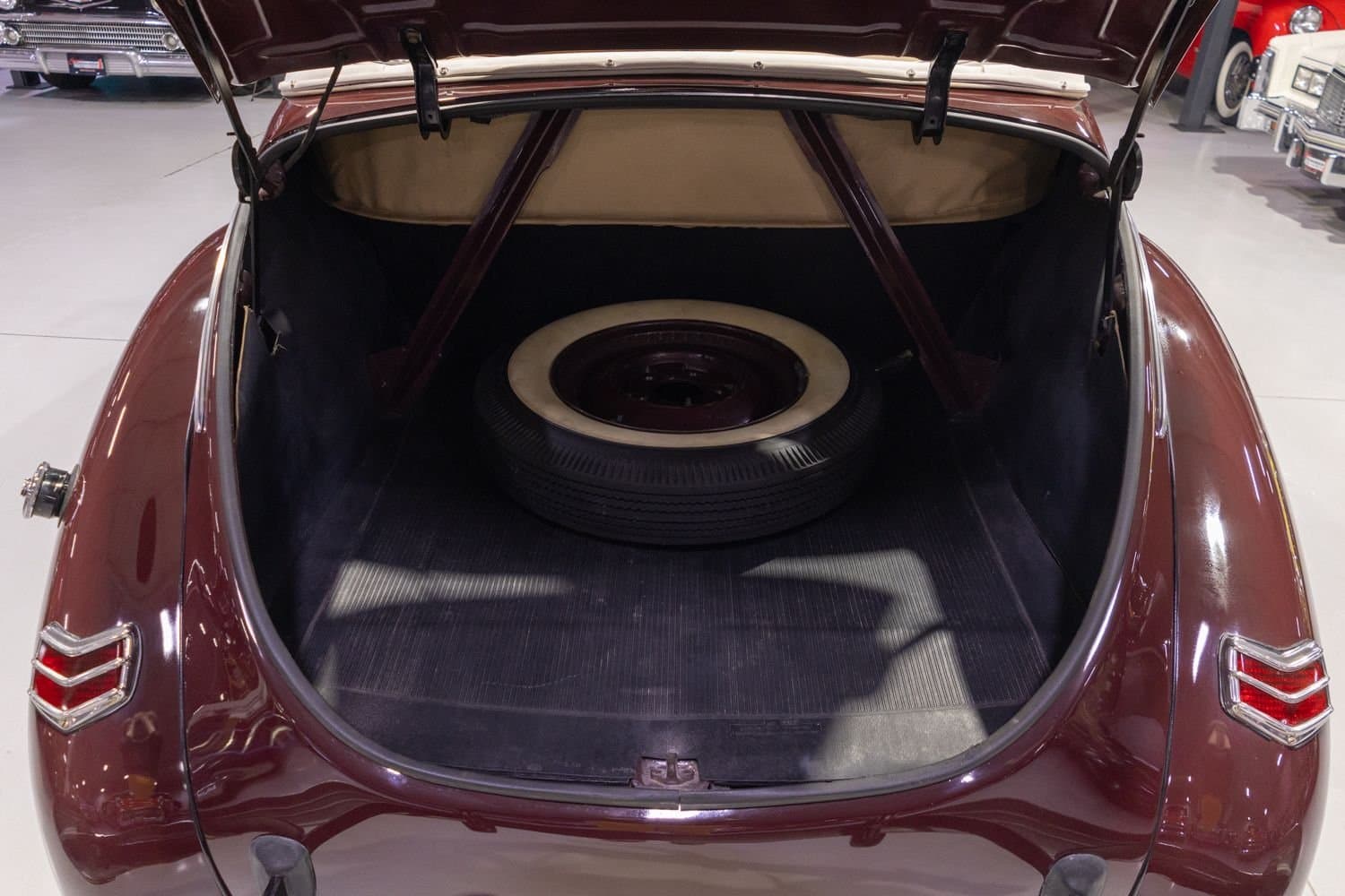 1940 Ford DeLuxe Convertible Coupe thumbnail 20