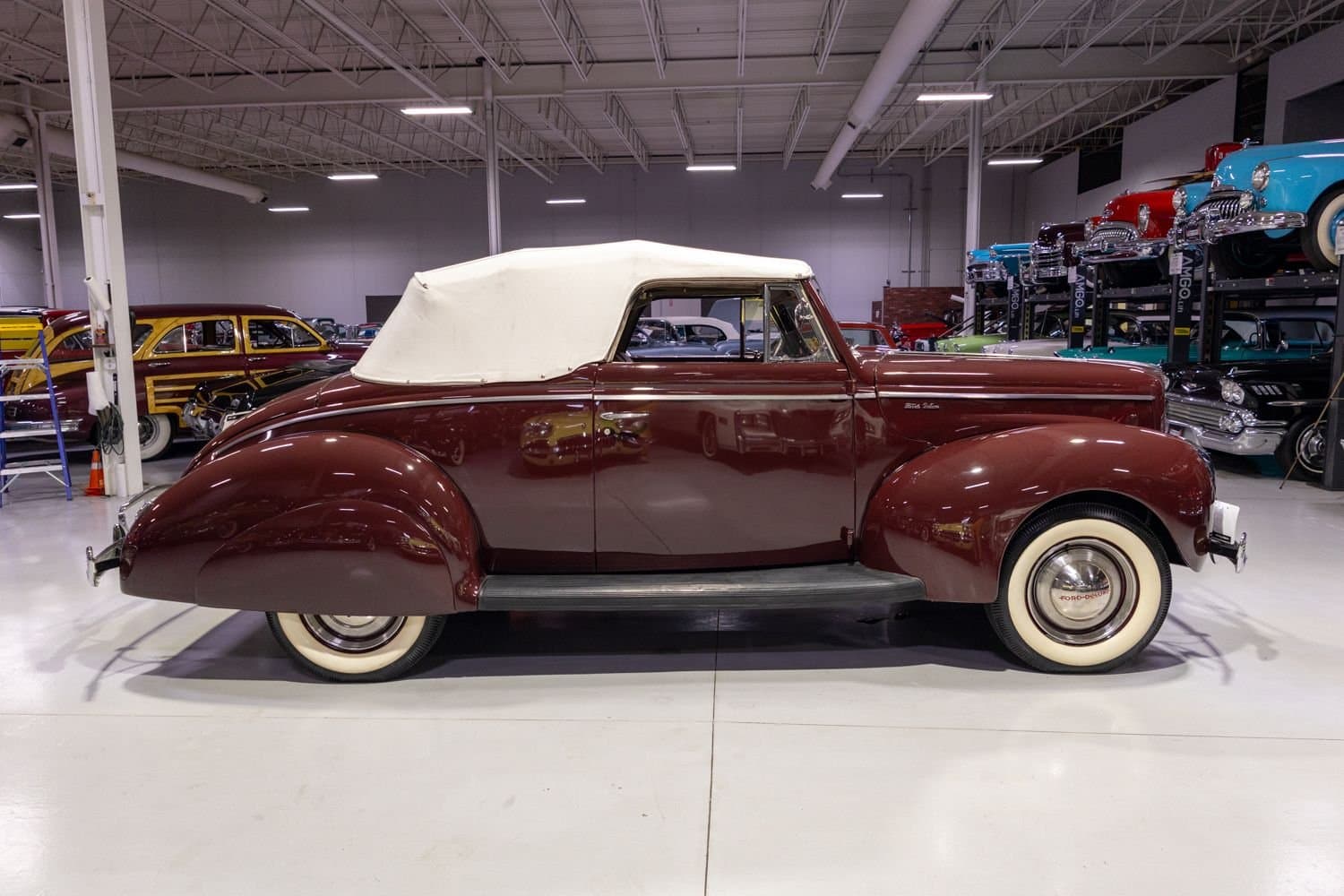 1940 Ford DeLuxe Convertible Coupe thumbnail 12