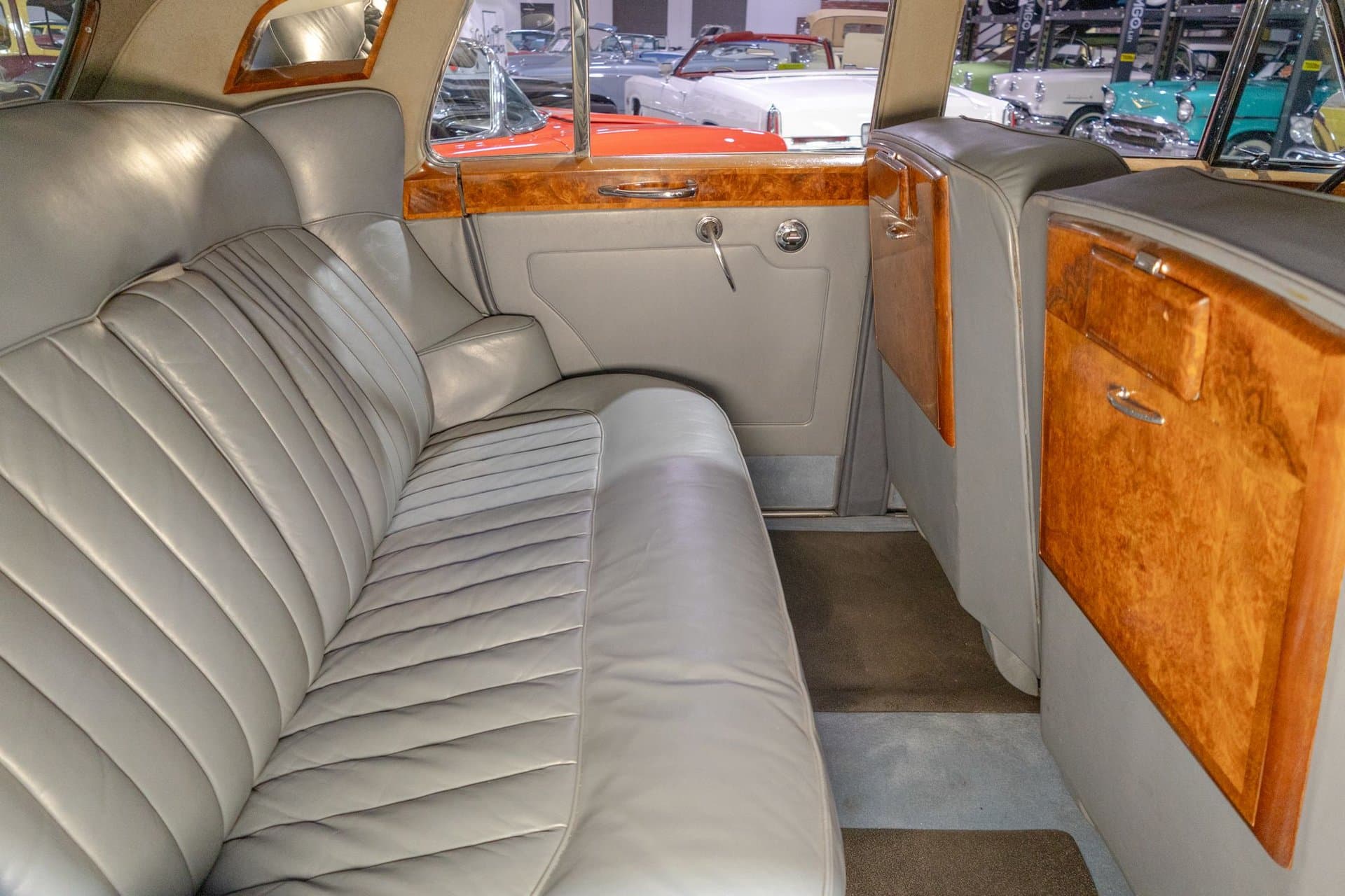 1961 Bentley S2 Saloon thumbnail 25