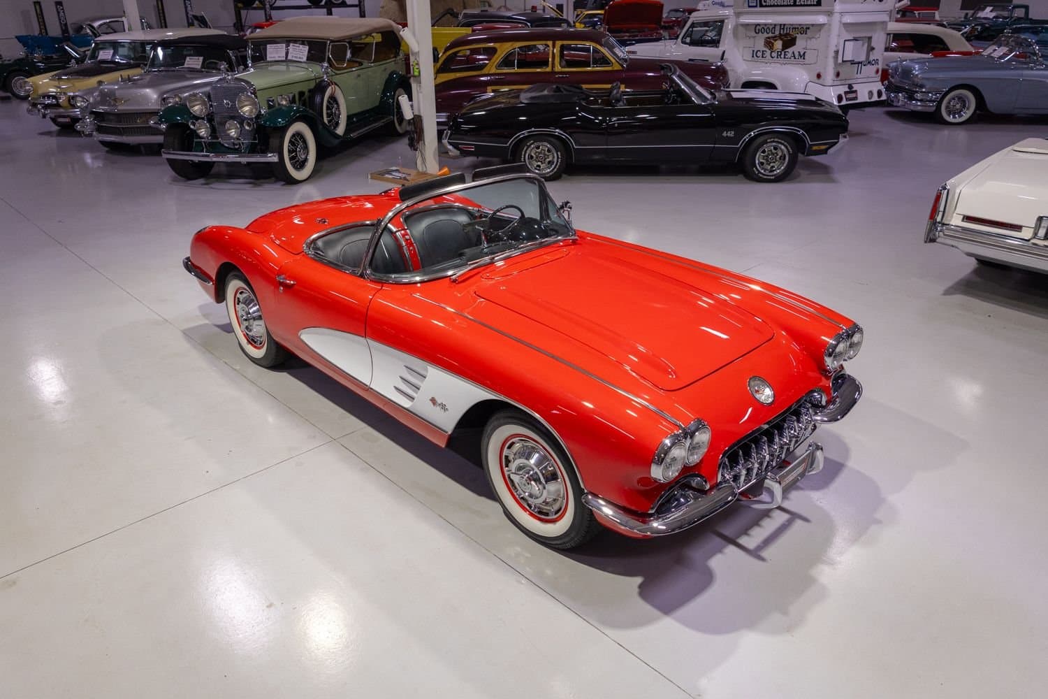 1960 Chevrolet Corvette Convertible thumbnail 4