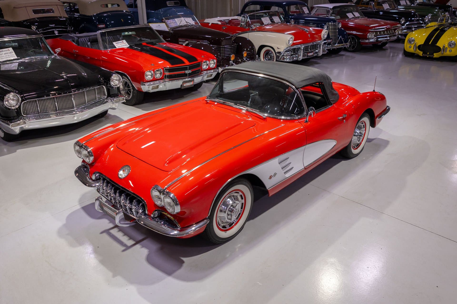 1960 Chevrolet Corvette Convertible thumbnail 6