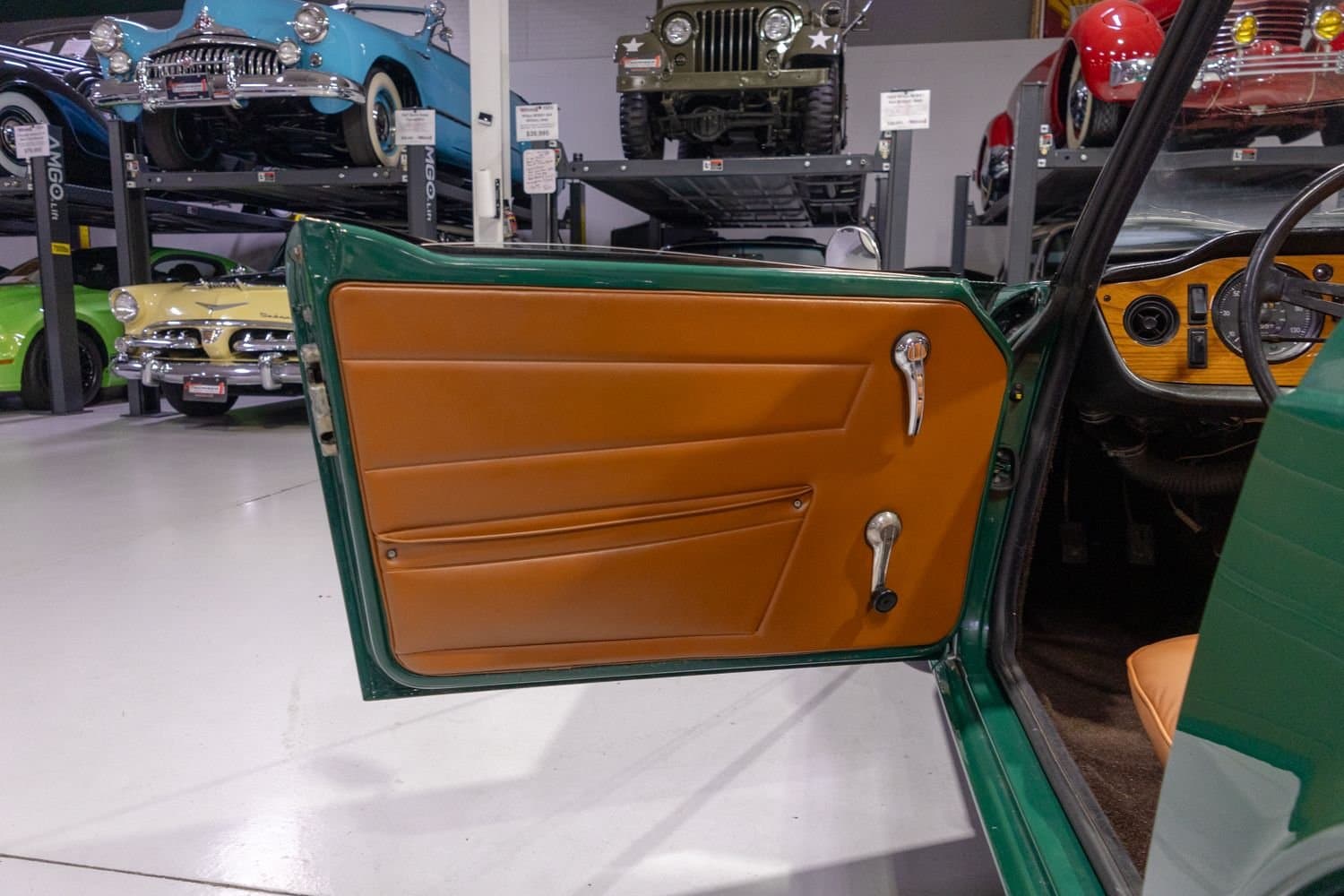 1971 Triumph TR6 Convertible thumbnail 22