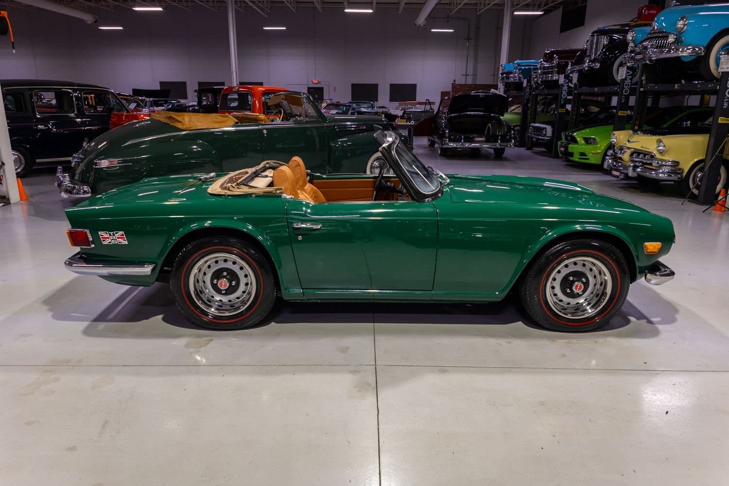 1971 Triumph TR6 Convertible thumbnail 10