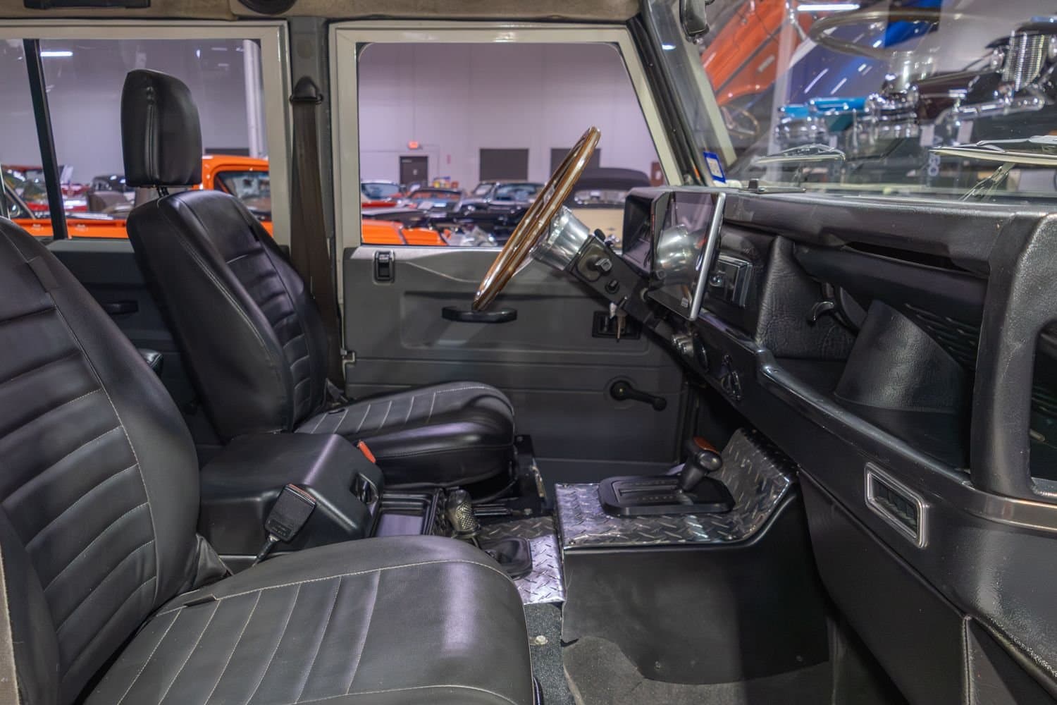1986 Land Rover Defender 110 thumbnail 21