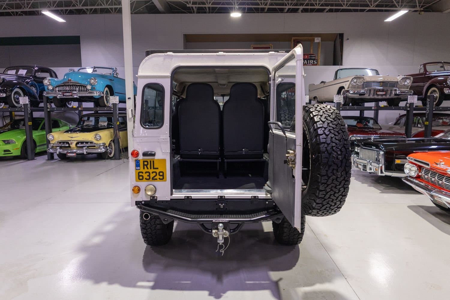 1986 Land Rover Defender 110 thumbnail 17