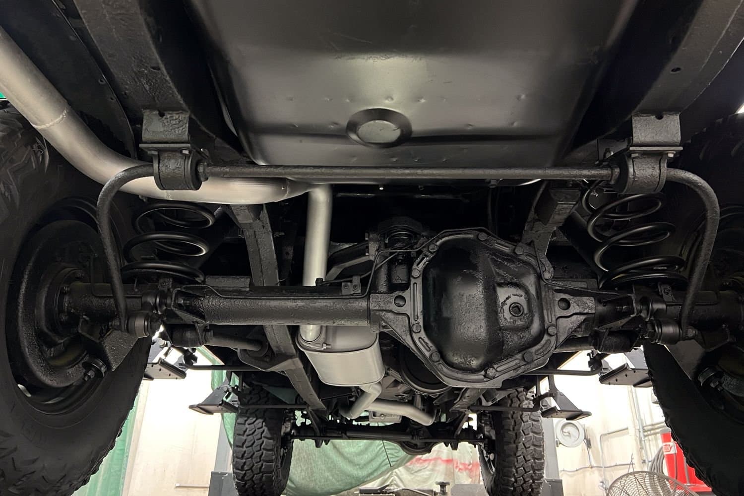 1986 Land Rover Defender 110 thumbnail 26