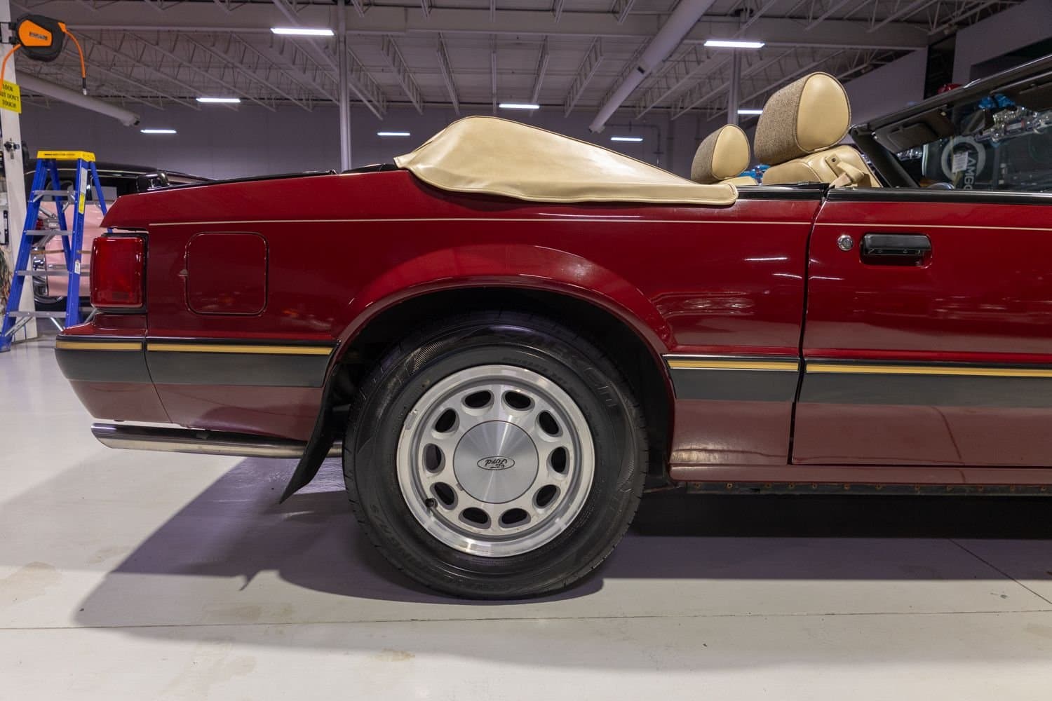 1989 Ford Mustang LX 5.0L Convertible thumbnail 12