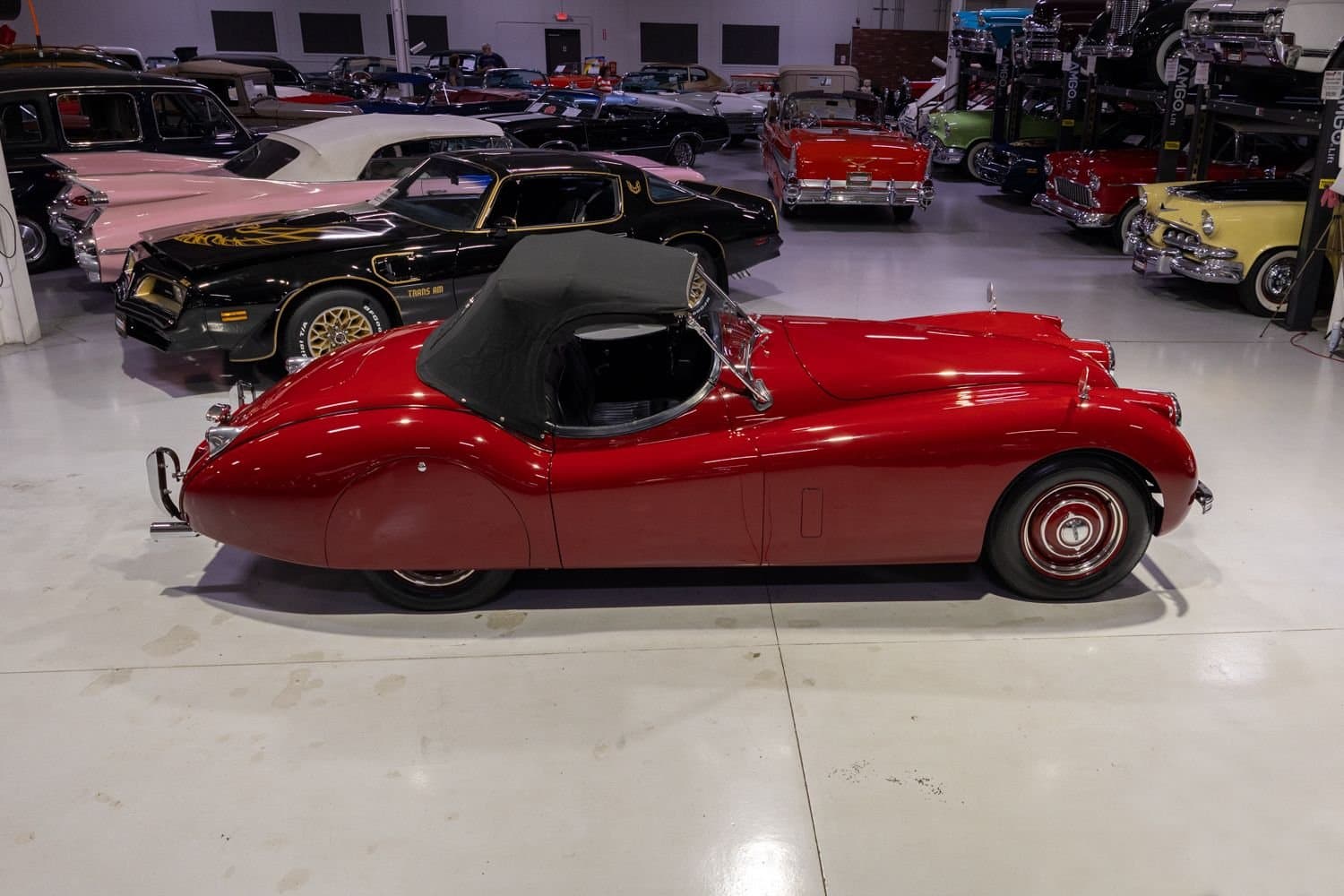 1954 Jaguar XK120 thumbnail 8