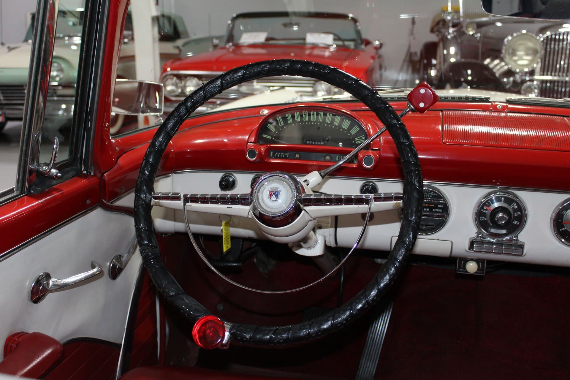 1955 Ford Fairlane Victoria thumbnail 26
