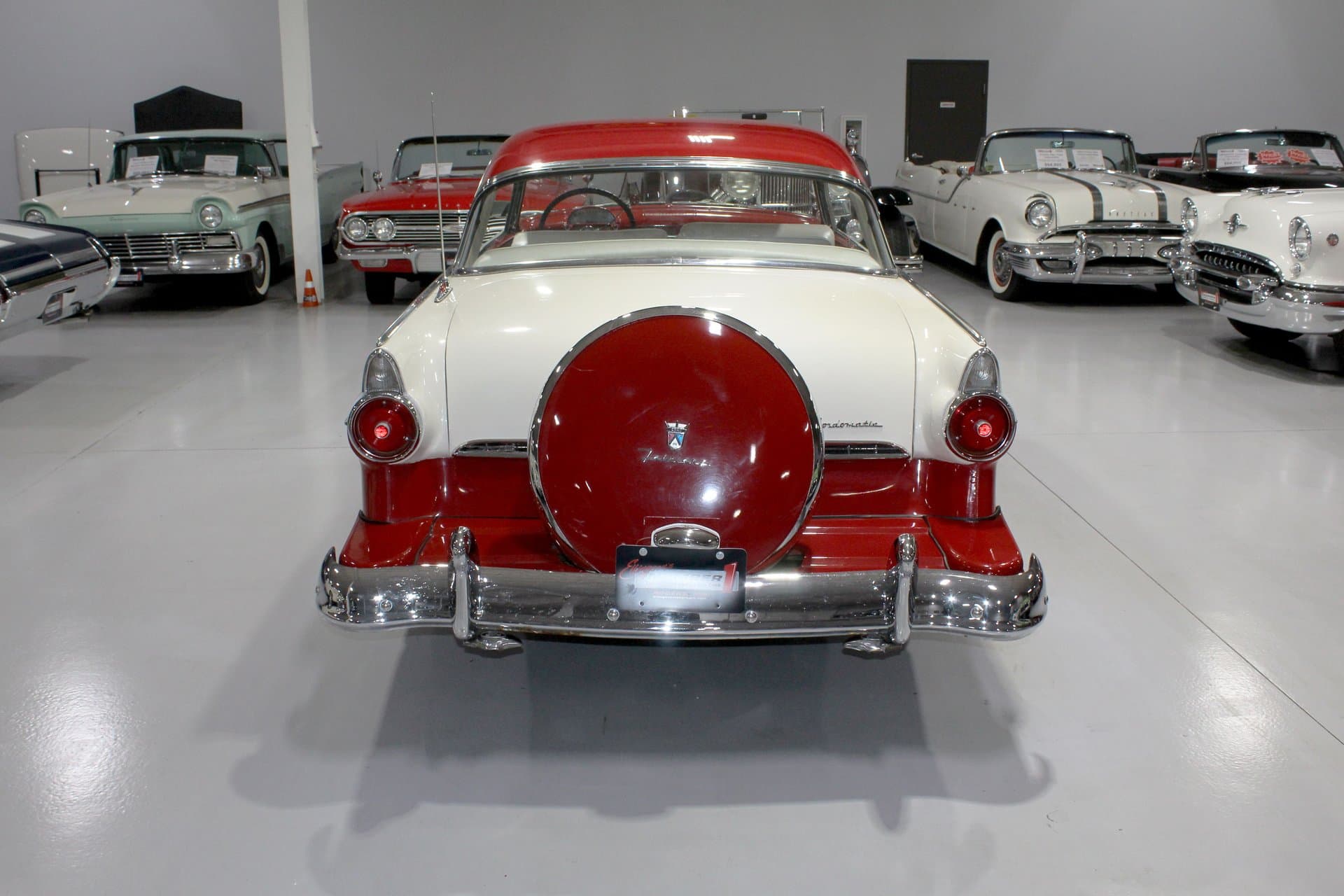 1955 Ford Fairlane Victoria thumbnail 10