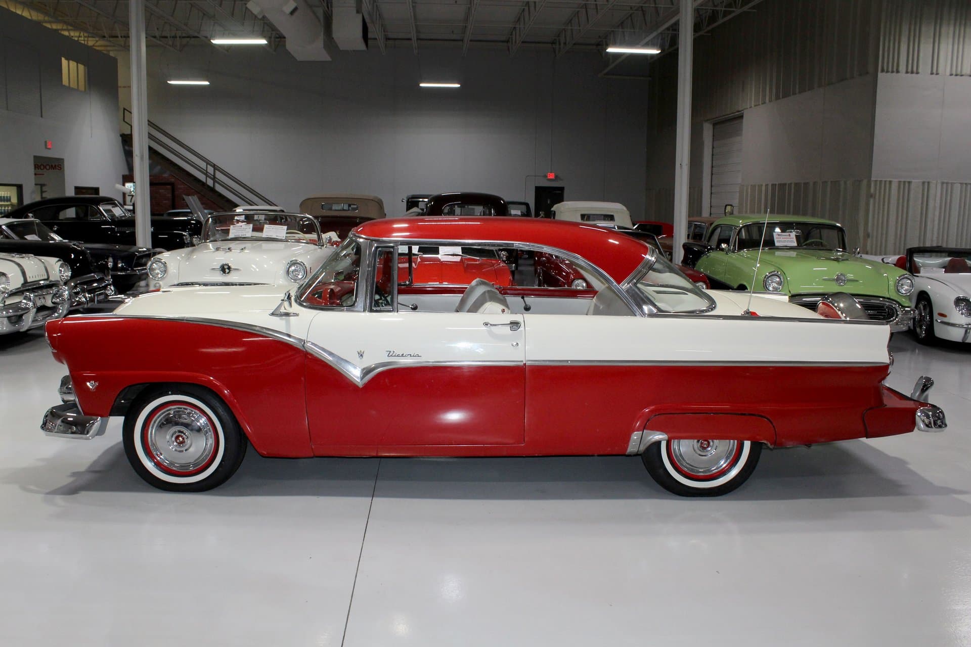 1955 Ford Fairlane Victoria thumbnail 11