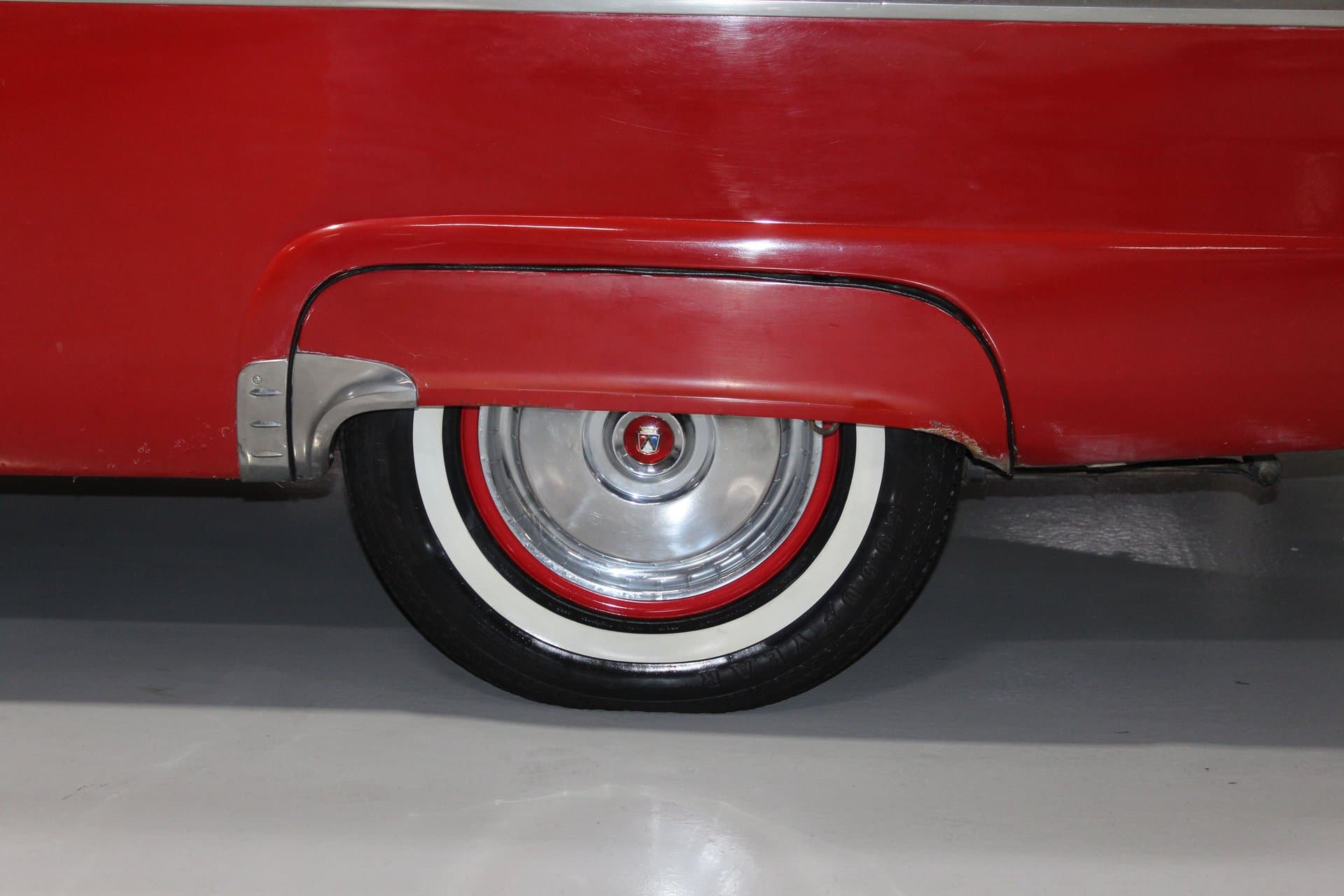 1955 Ford Fairlane Victoria thumbnail 13
