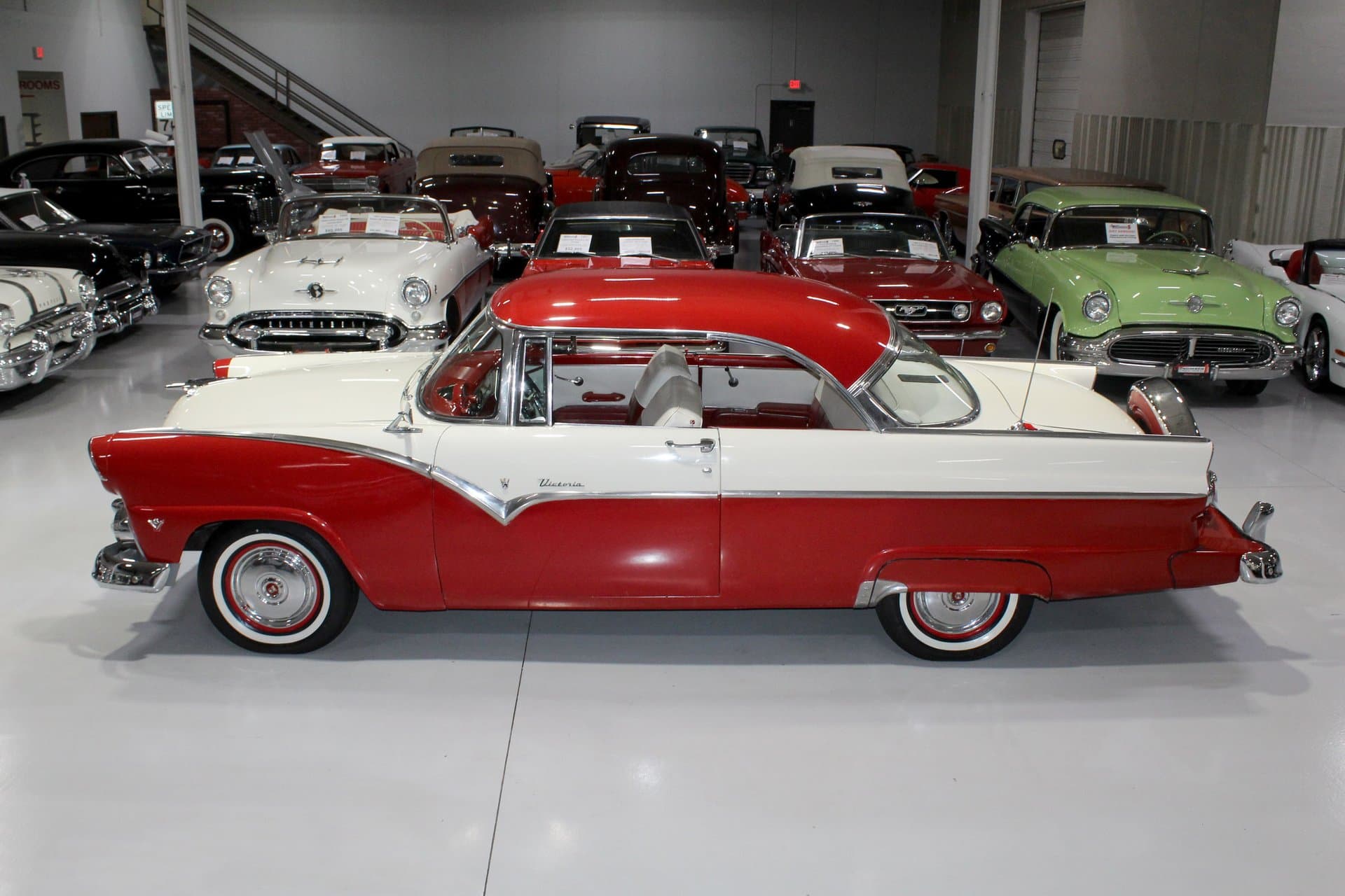 1955 Ford Fairlane Victoria thumbnail 7