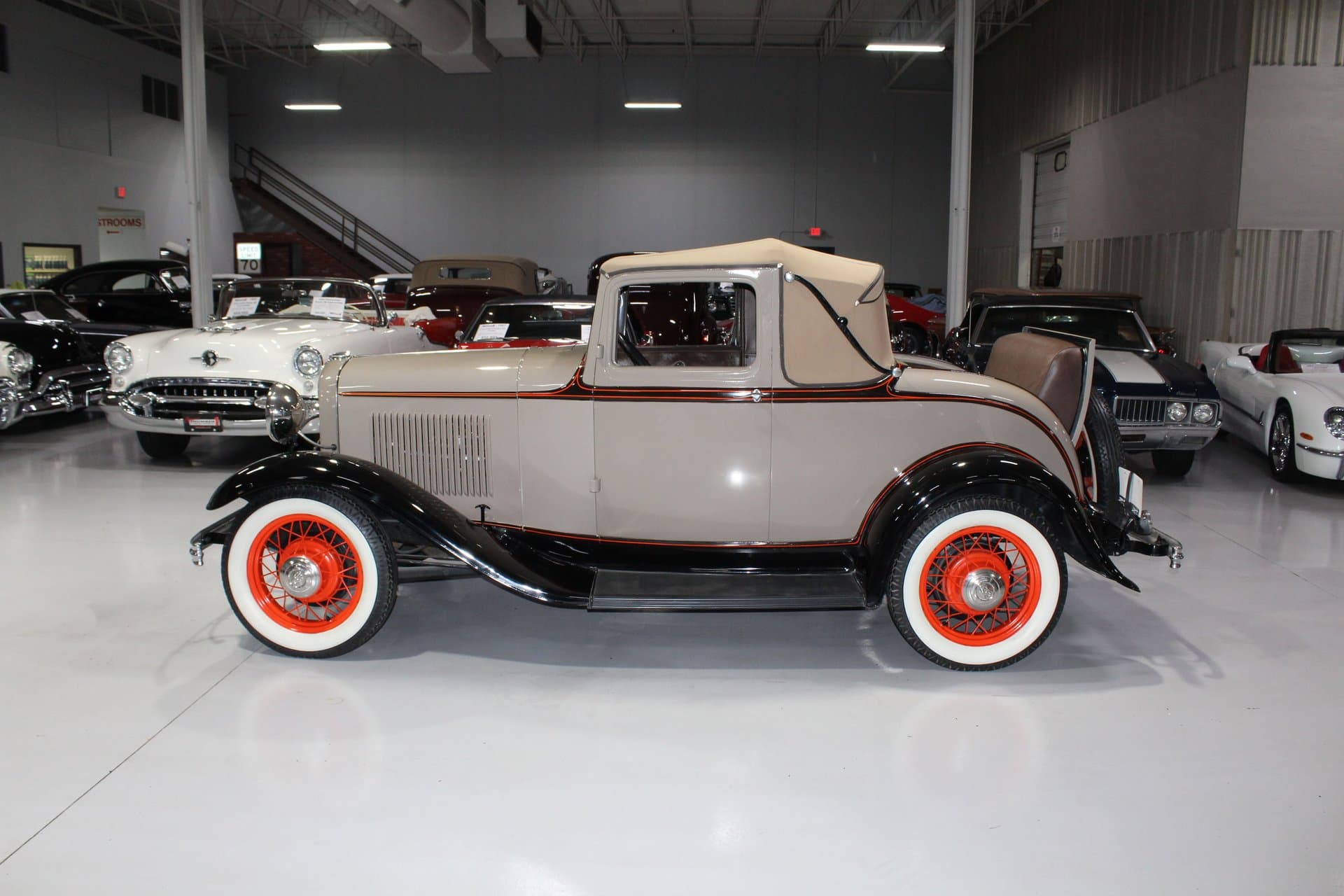 1932 Ford Model 18 Sports Coupe thumbnail 11