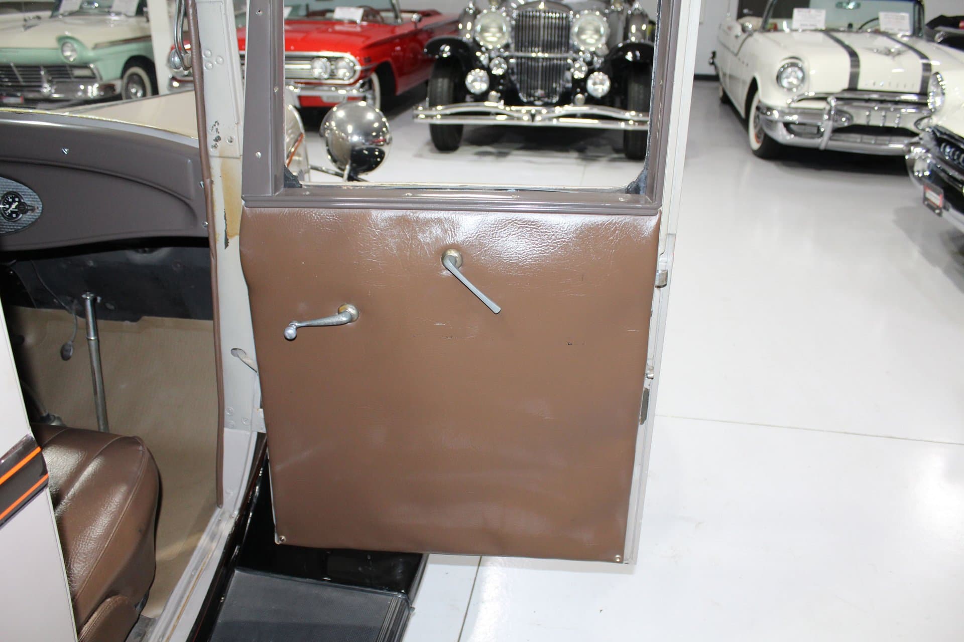 1932 Ford Model 18 Sports Coupe thumbnail 24