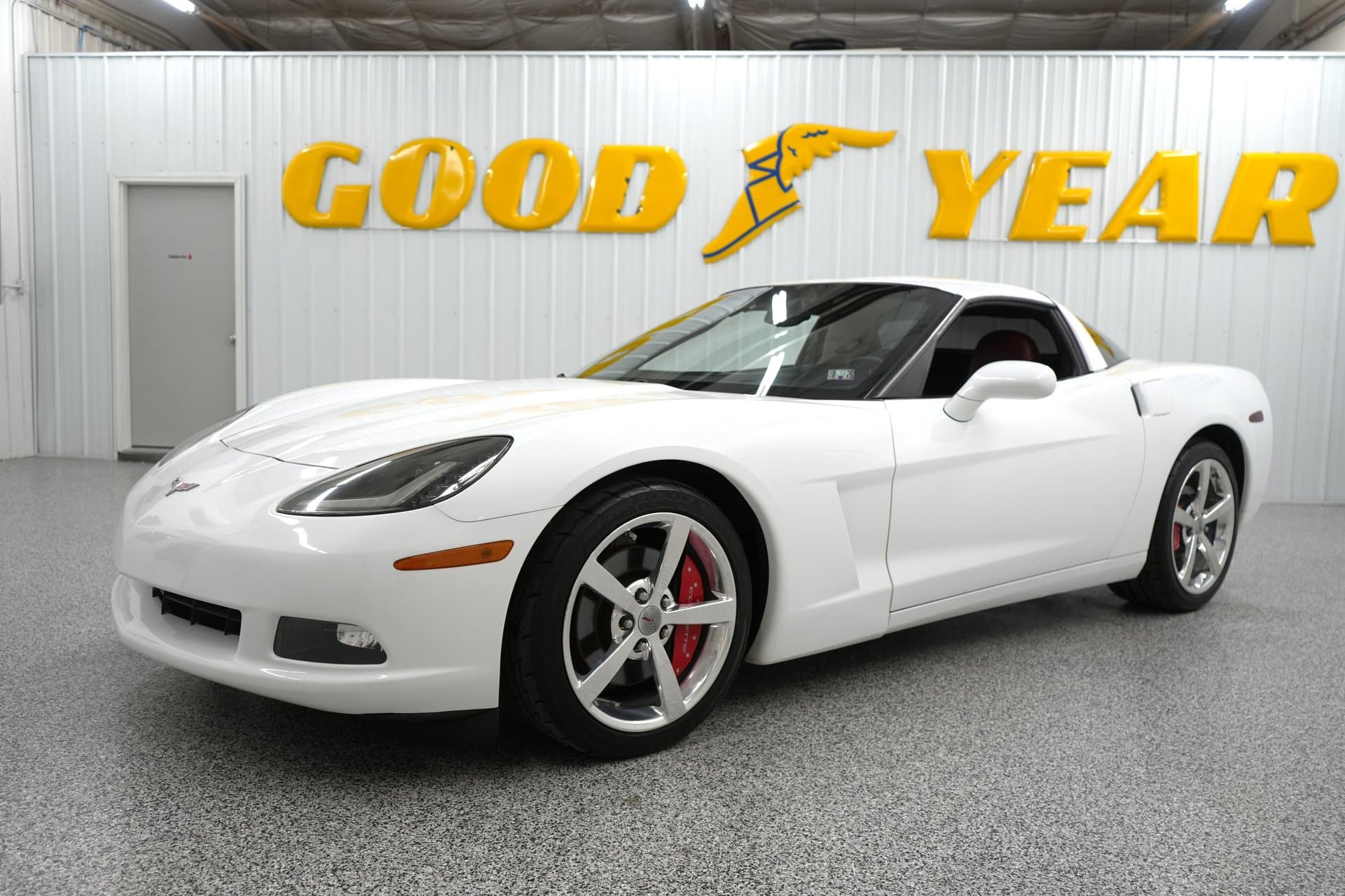 2005 Chevrolet Corvette — photo 2
