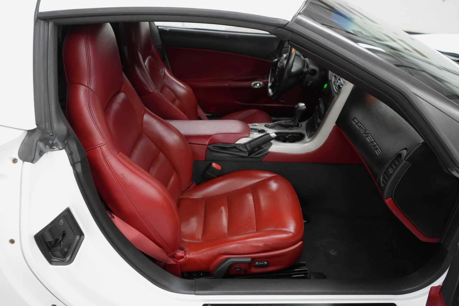 2005 Chevrolet Corvette thumbnail 18