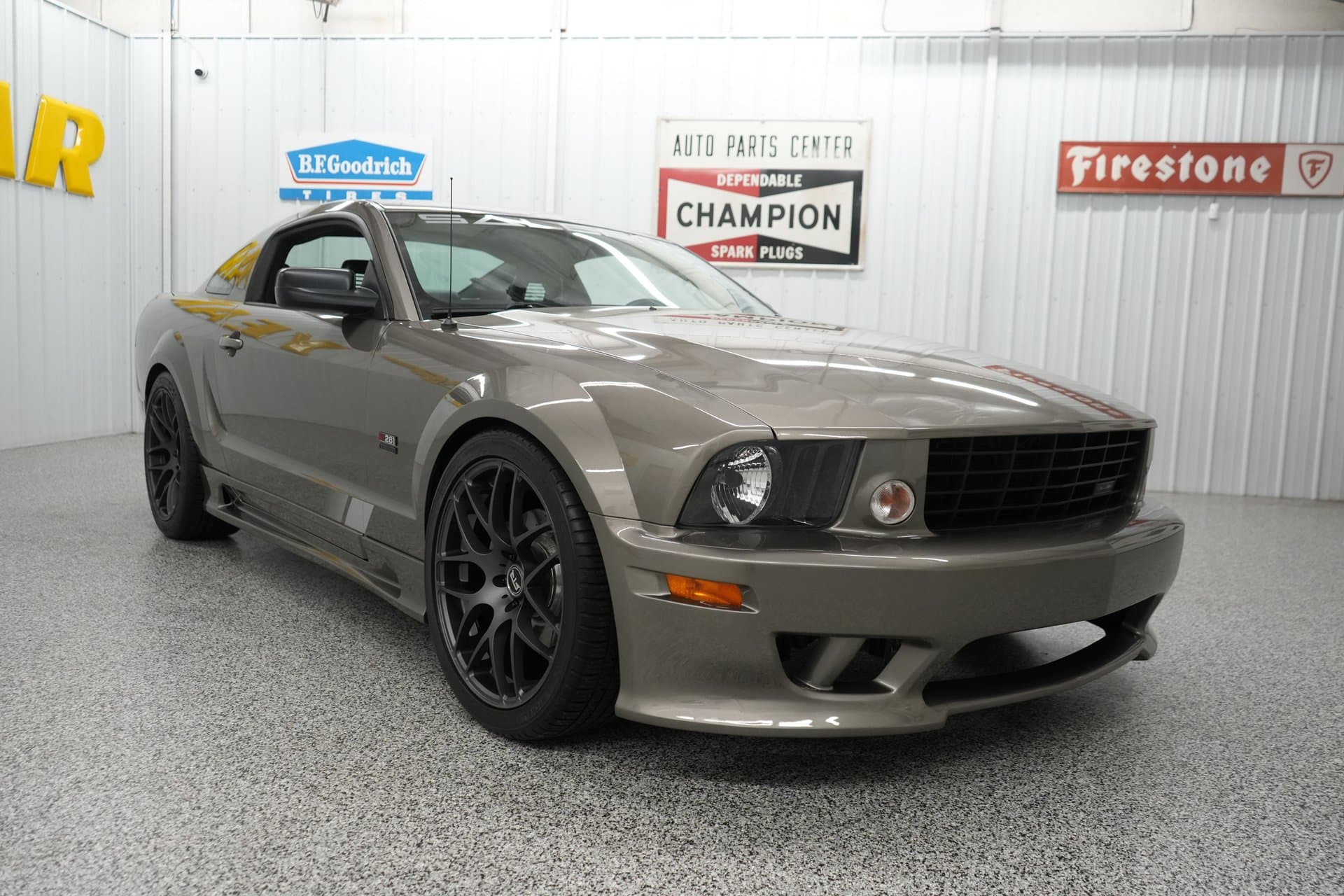 2005 Ford Mustang Saleen thumbnail 8