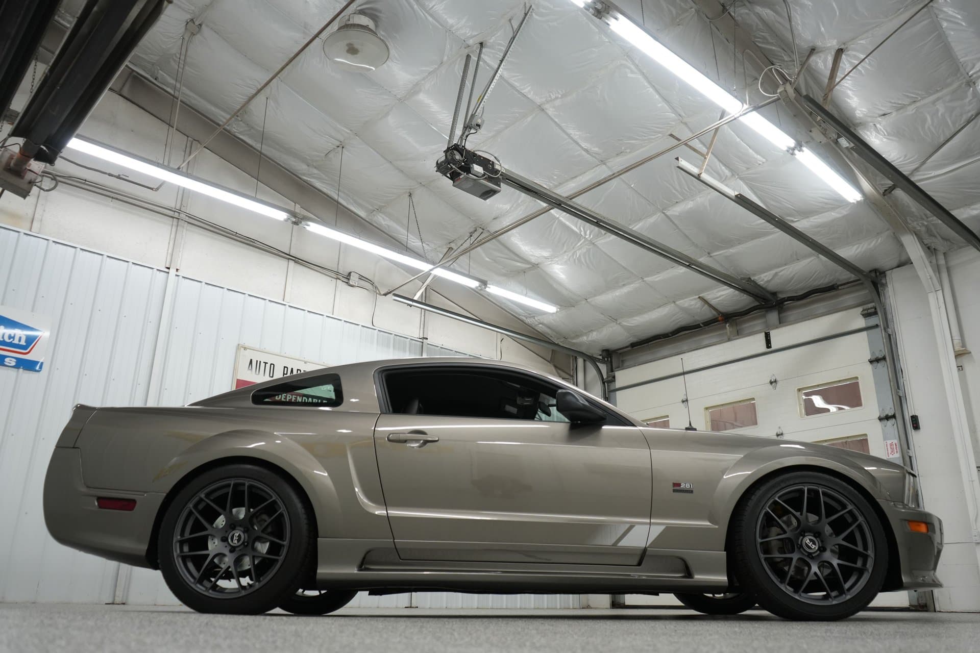 2005 Ford Mustang Saleen thumbnail 26
