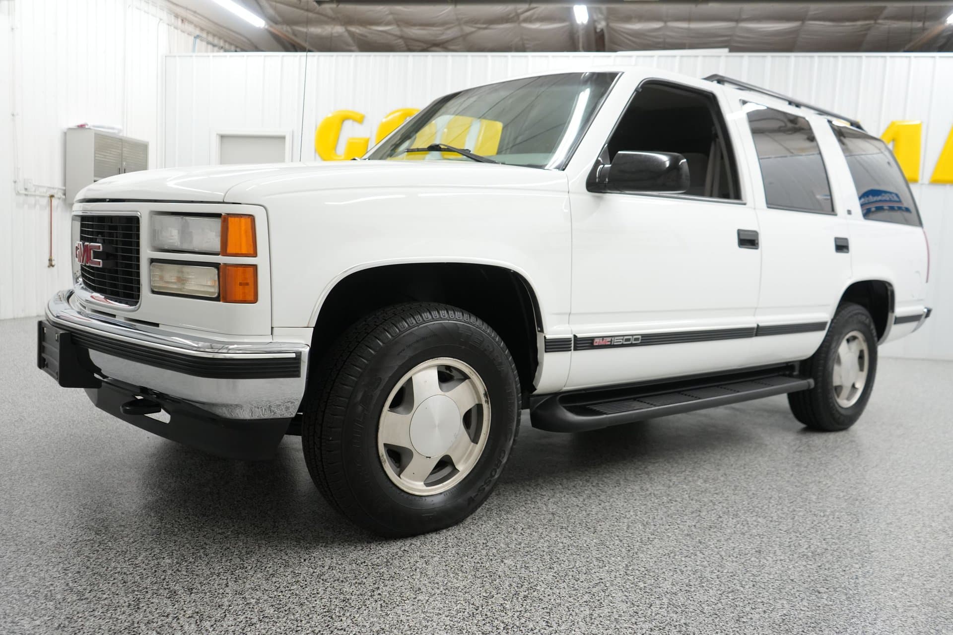 1999 GMC Yukon — photo 2