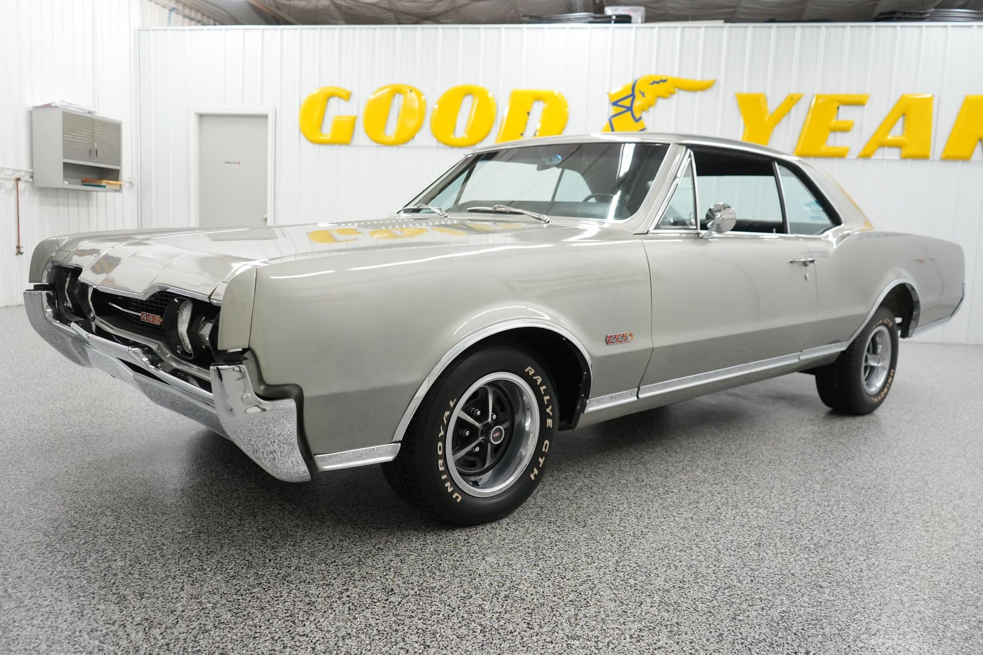 1967 Oldsmobile 442 — photo 2