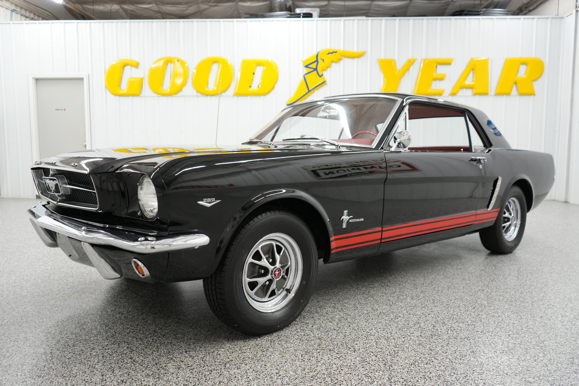 1965 Ford Mustang — photo 2