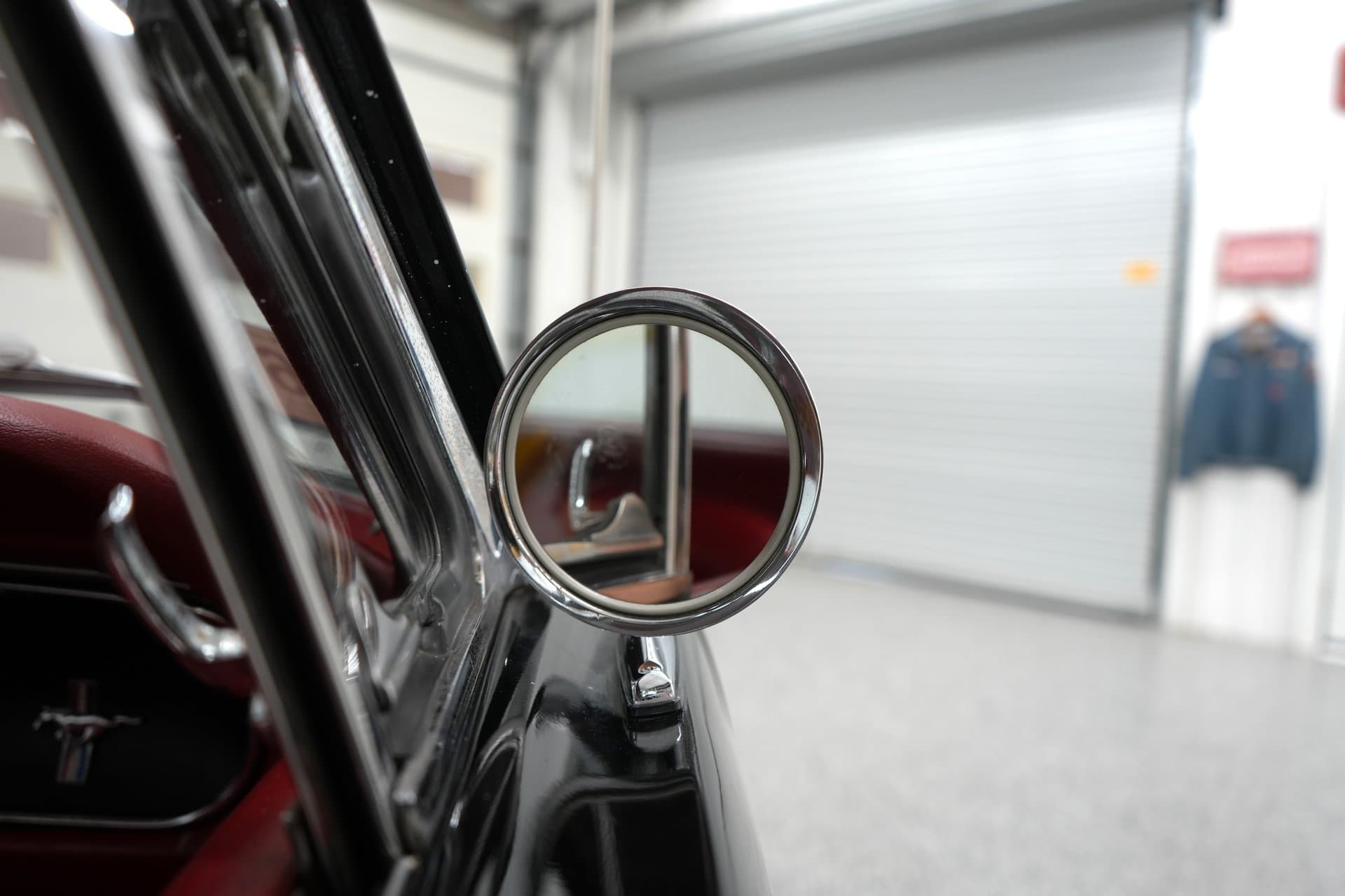 1965 Ford Mustang thumbnail 9