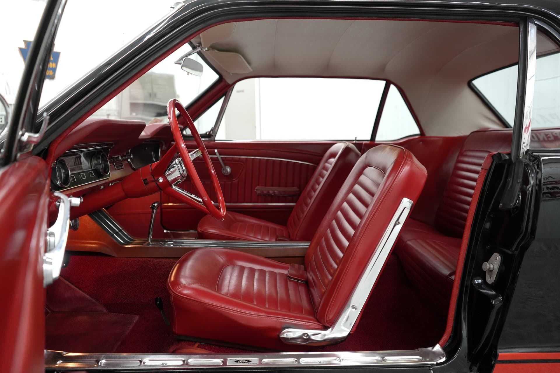1965 Ford Mustang thumbnail 13
