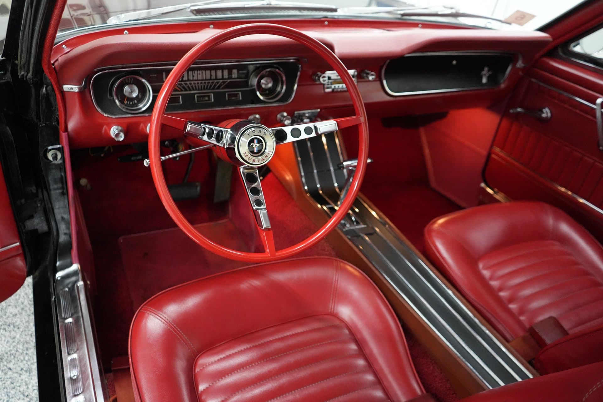 1965 Ford Mustang thumbnail 14