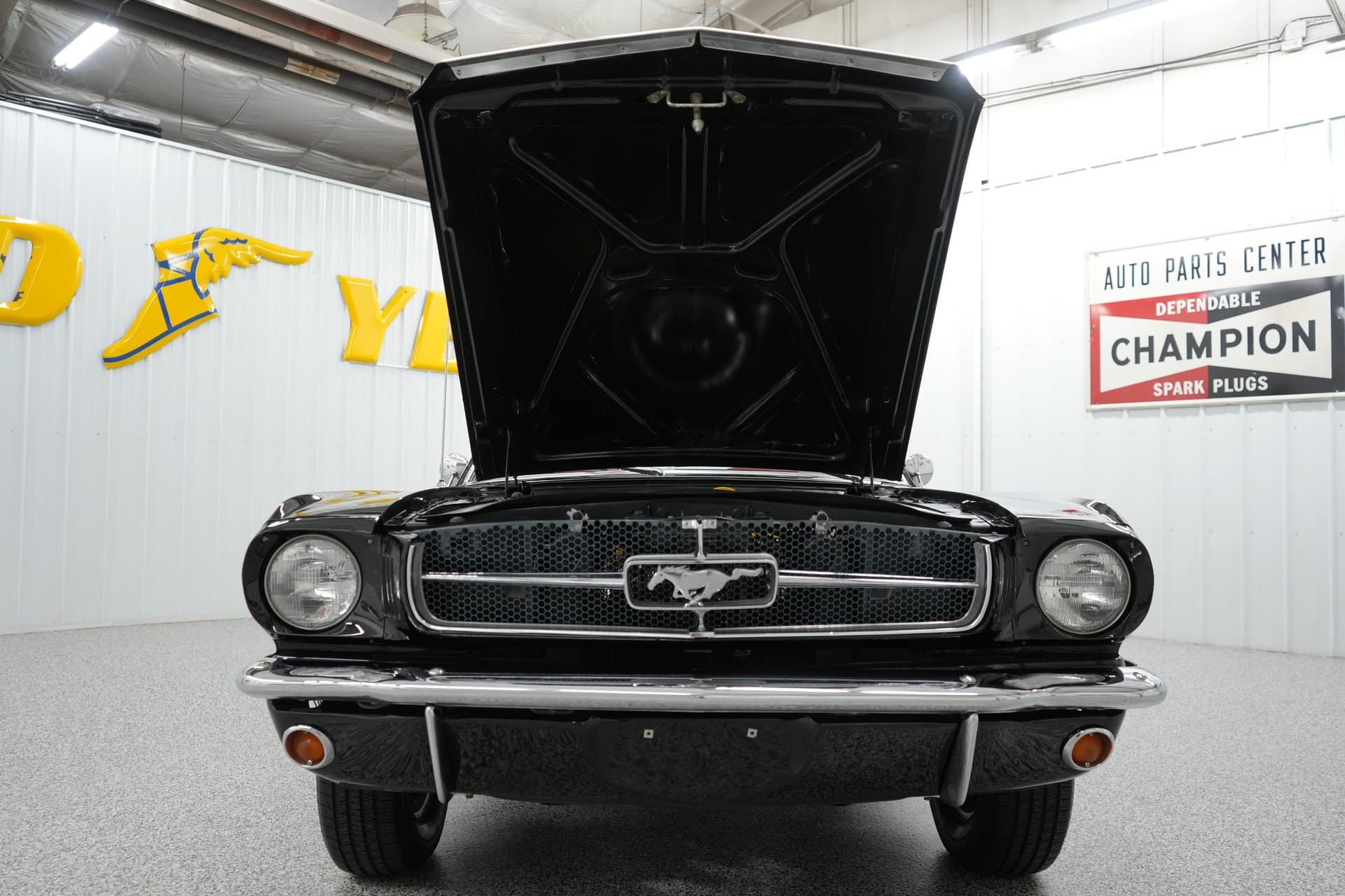 1965 Ford Mustang thumbnail 23