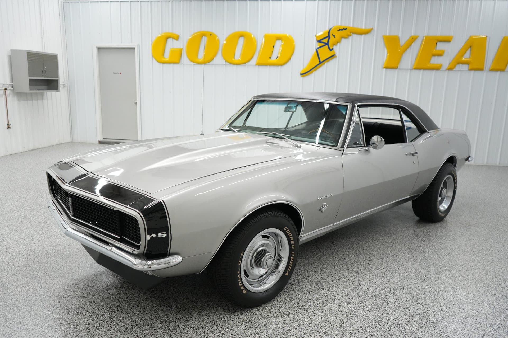 1967 Chevrolet Camaro RS — photo 2