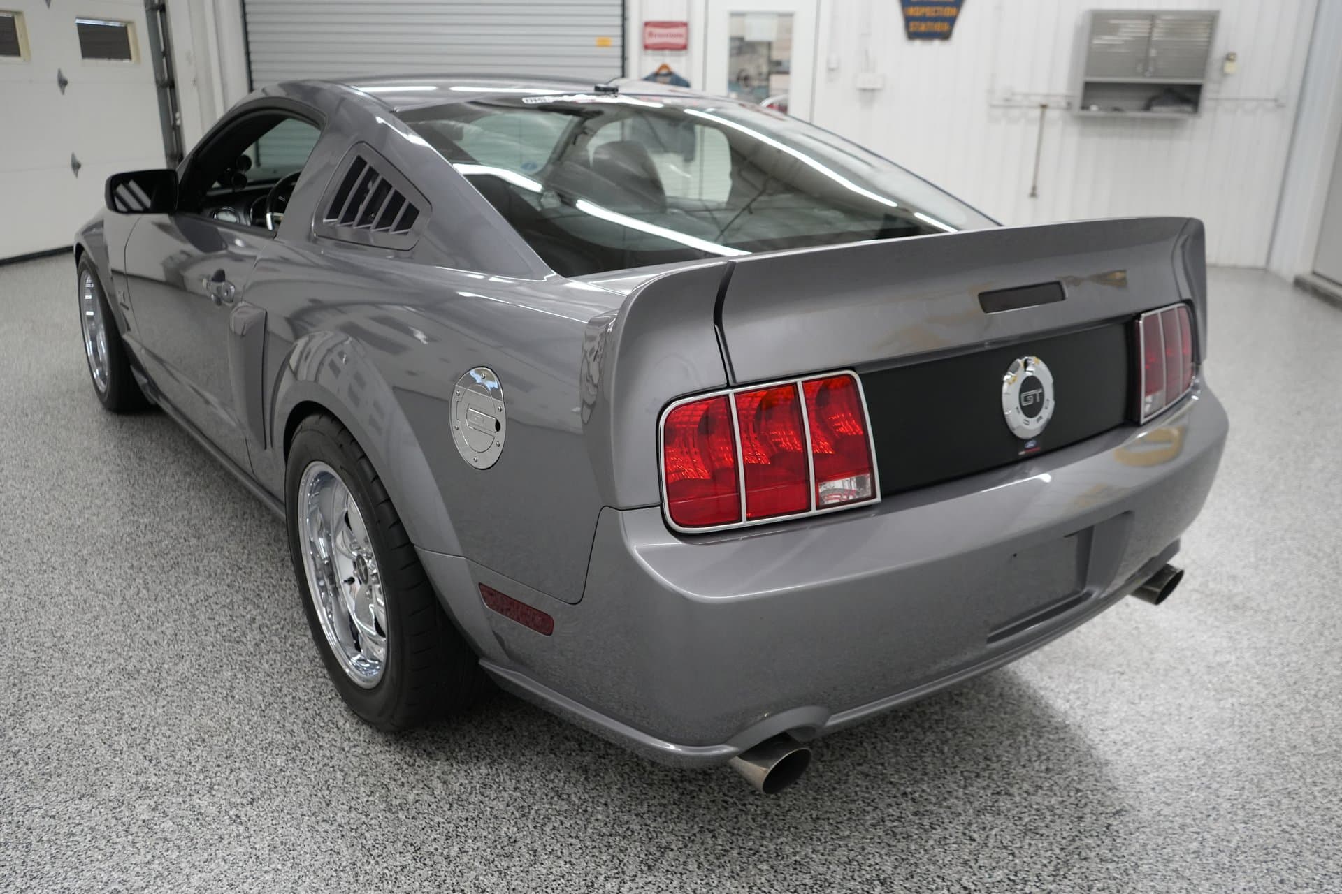 2006 Ford Mustang GT thumbnail 3