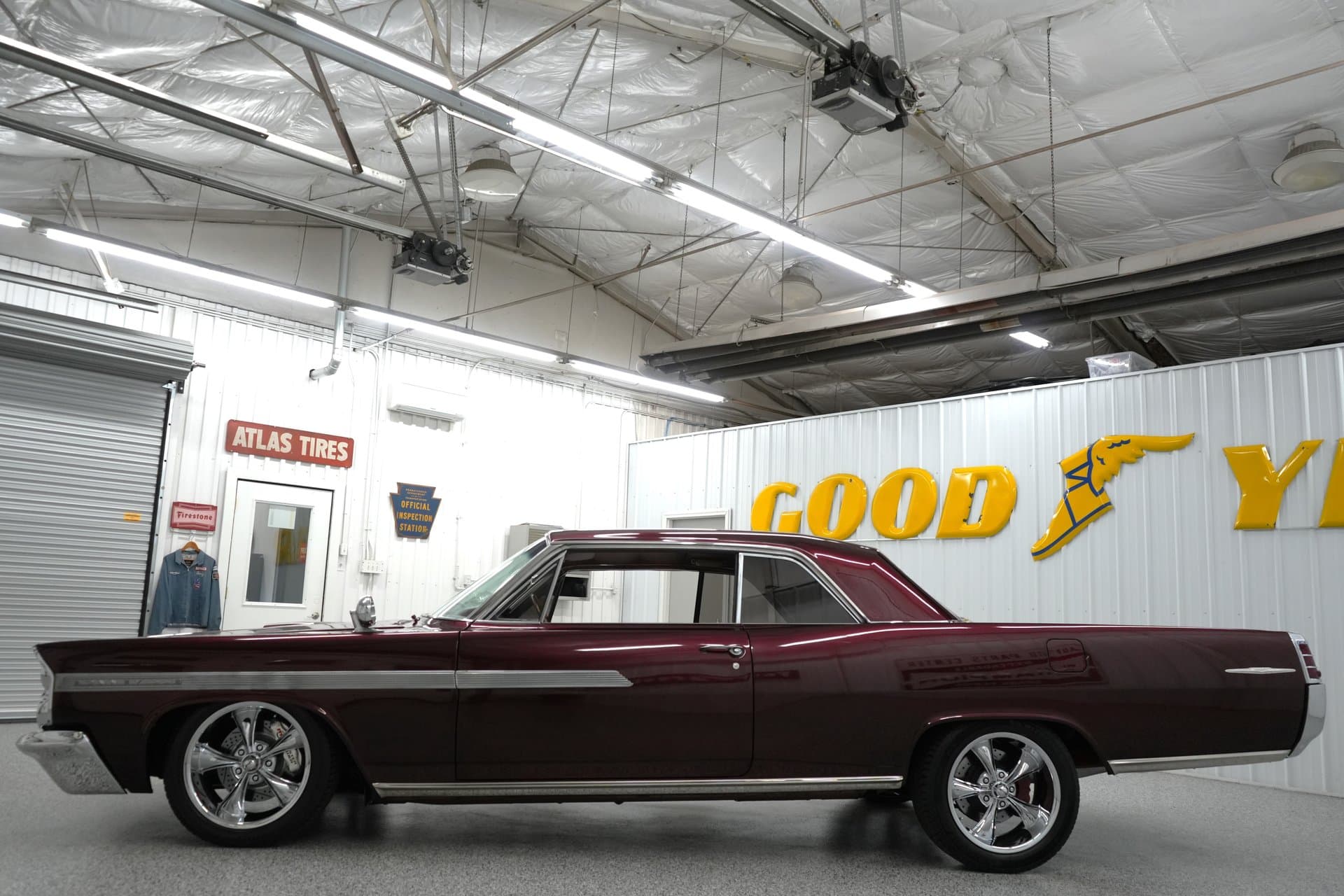 1963 Pontiac Bonneville thumbnail 3