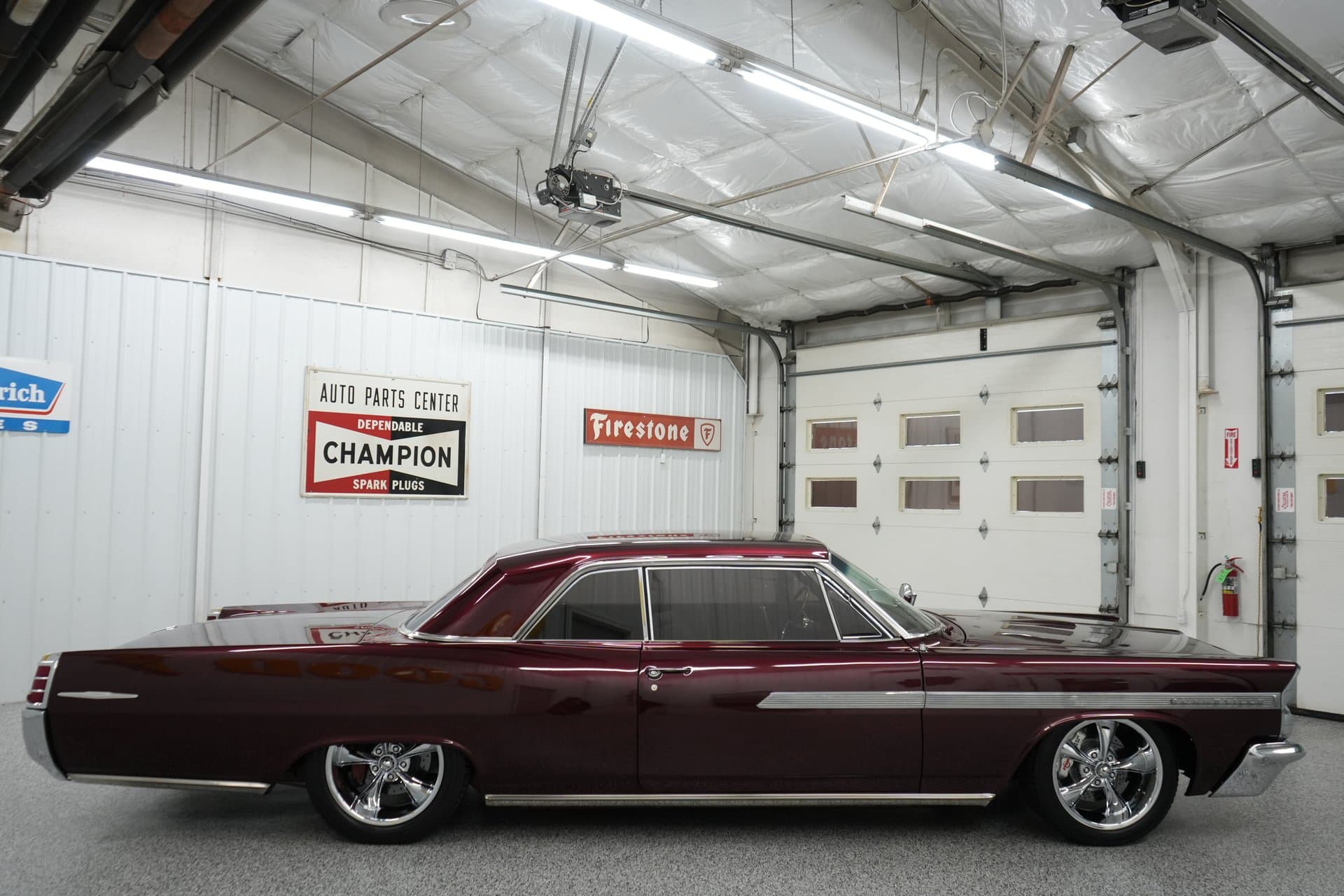1963 Pontiac Bonneville thumbnail 24