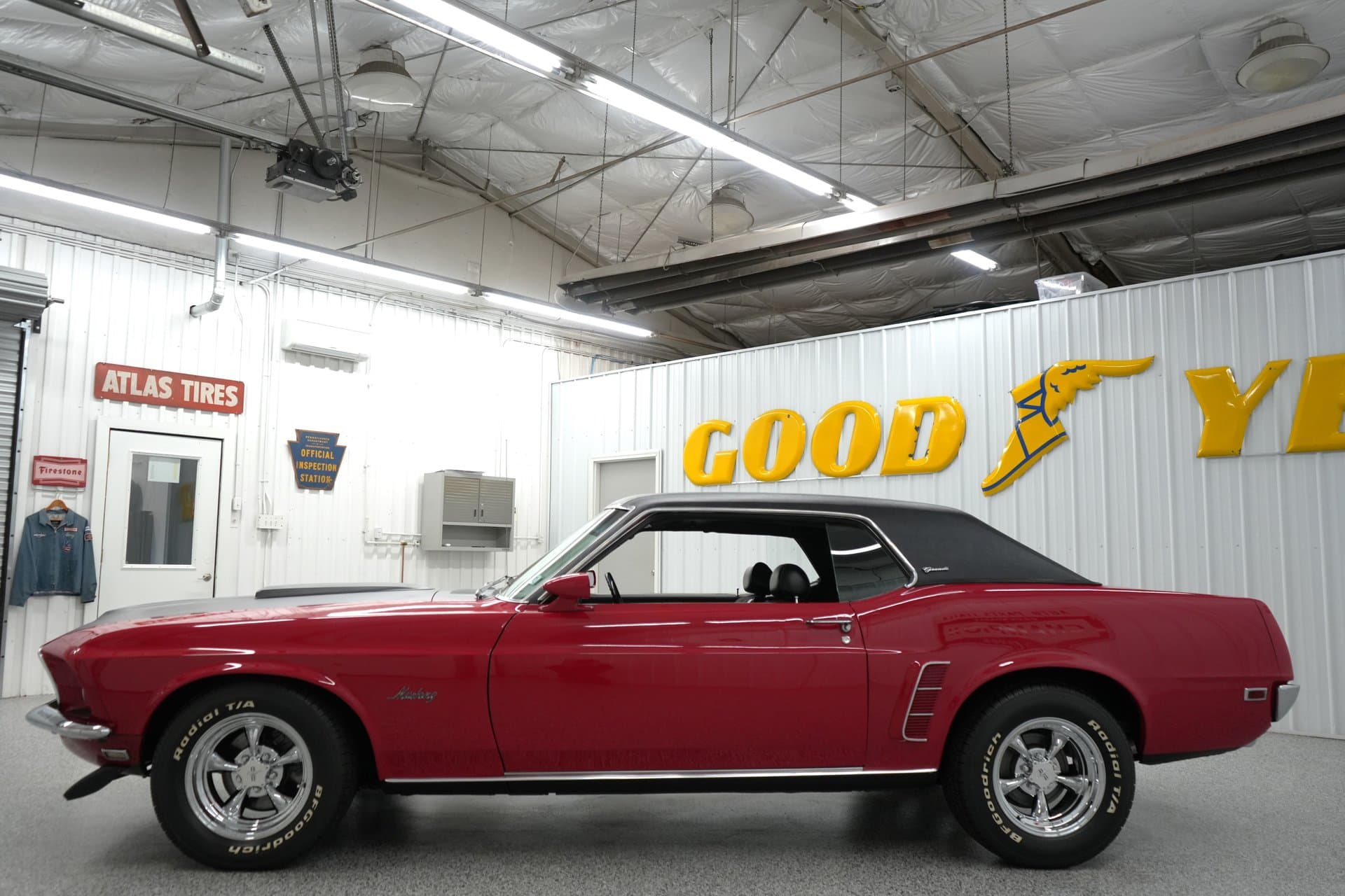 1969 Ford Mustang Grande thumbnail 3