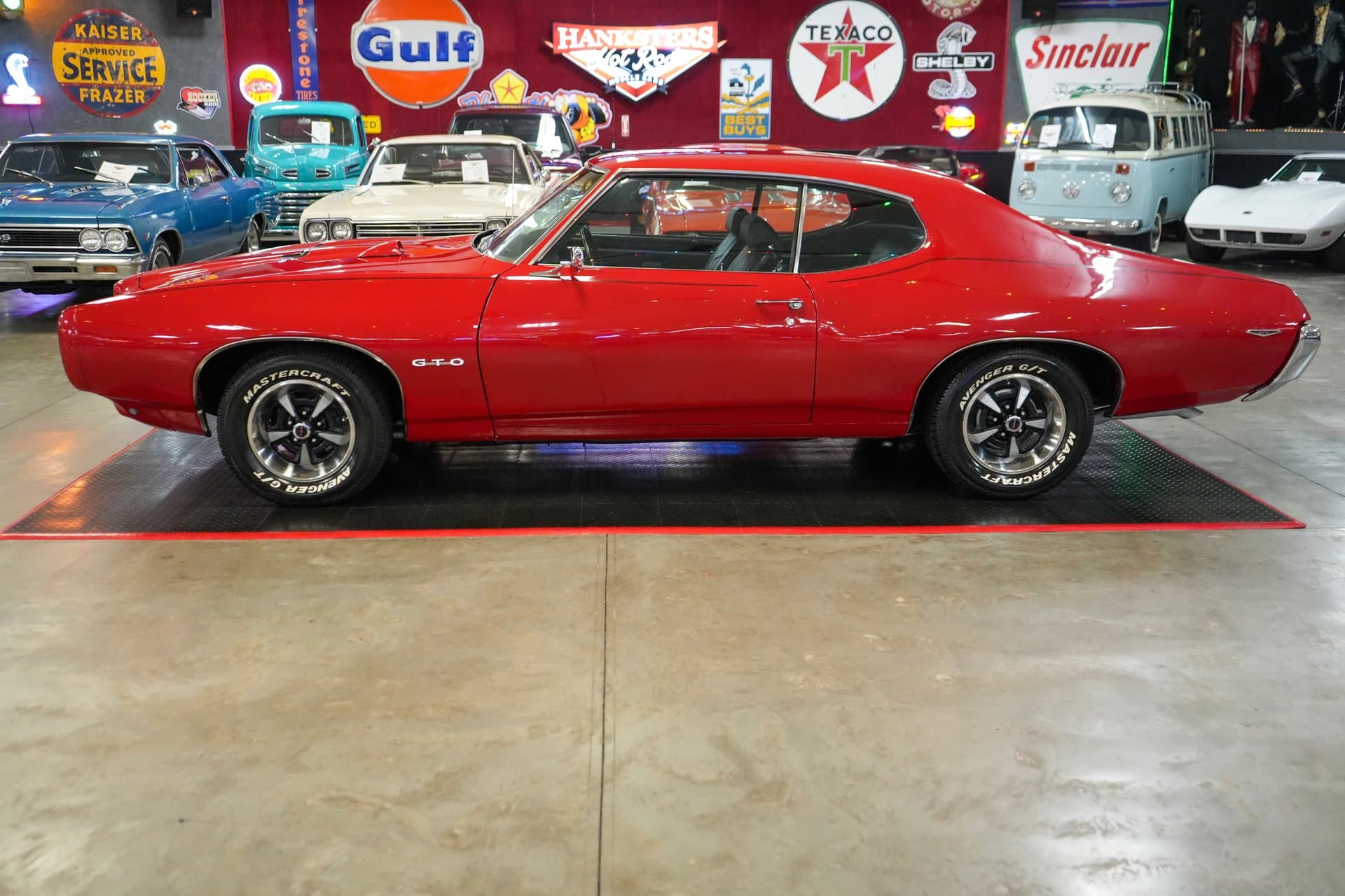 1969 Pontiac GTO — photo 2