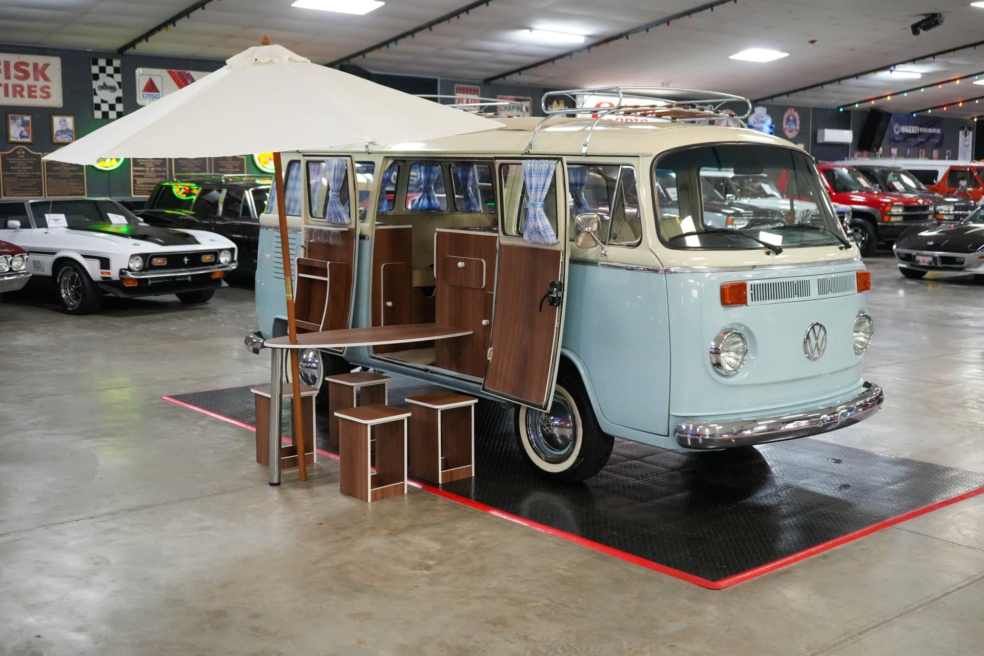 1976 Volkswagen Type 2 Westfalia Camper Bus thumbnail 4