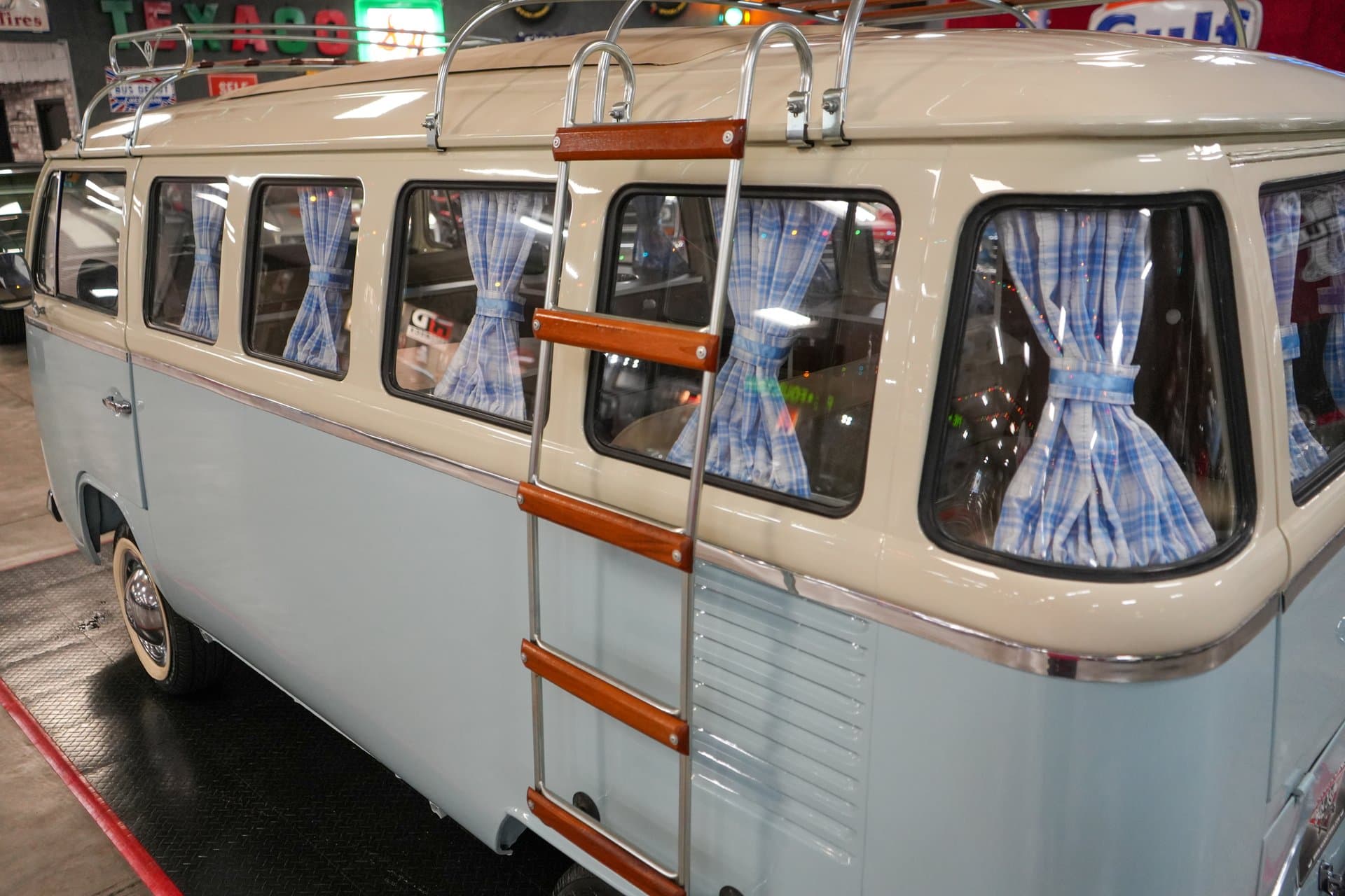 1976 Volkswagen Type 2 Westfalia Camper Bus thumbnail 23