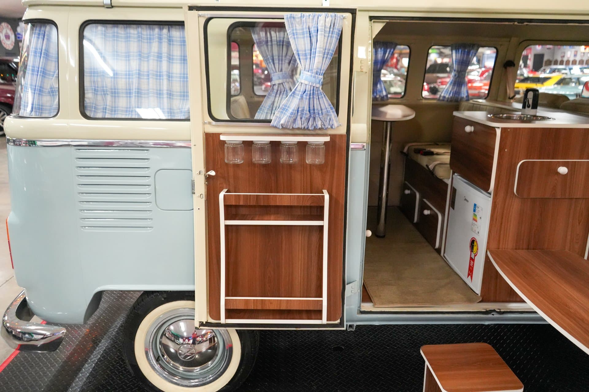 1976 Volkswagen Type 2 Westfalia Camper Bus thumbnail 8