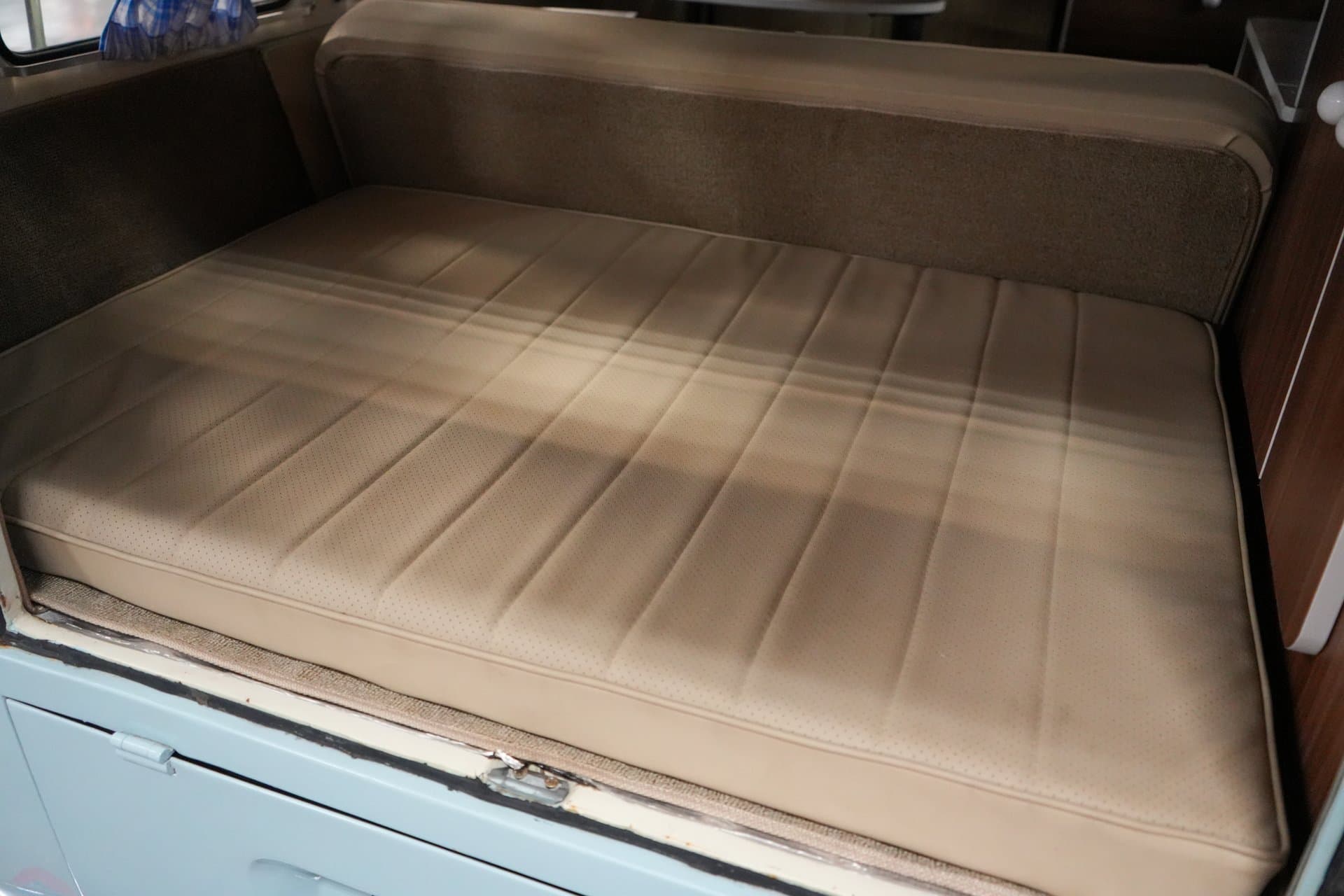 1976 Volkswagen Type 2 Westfalia Camper Bus thumbnail 15