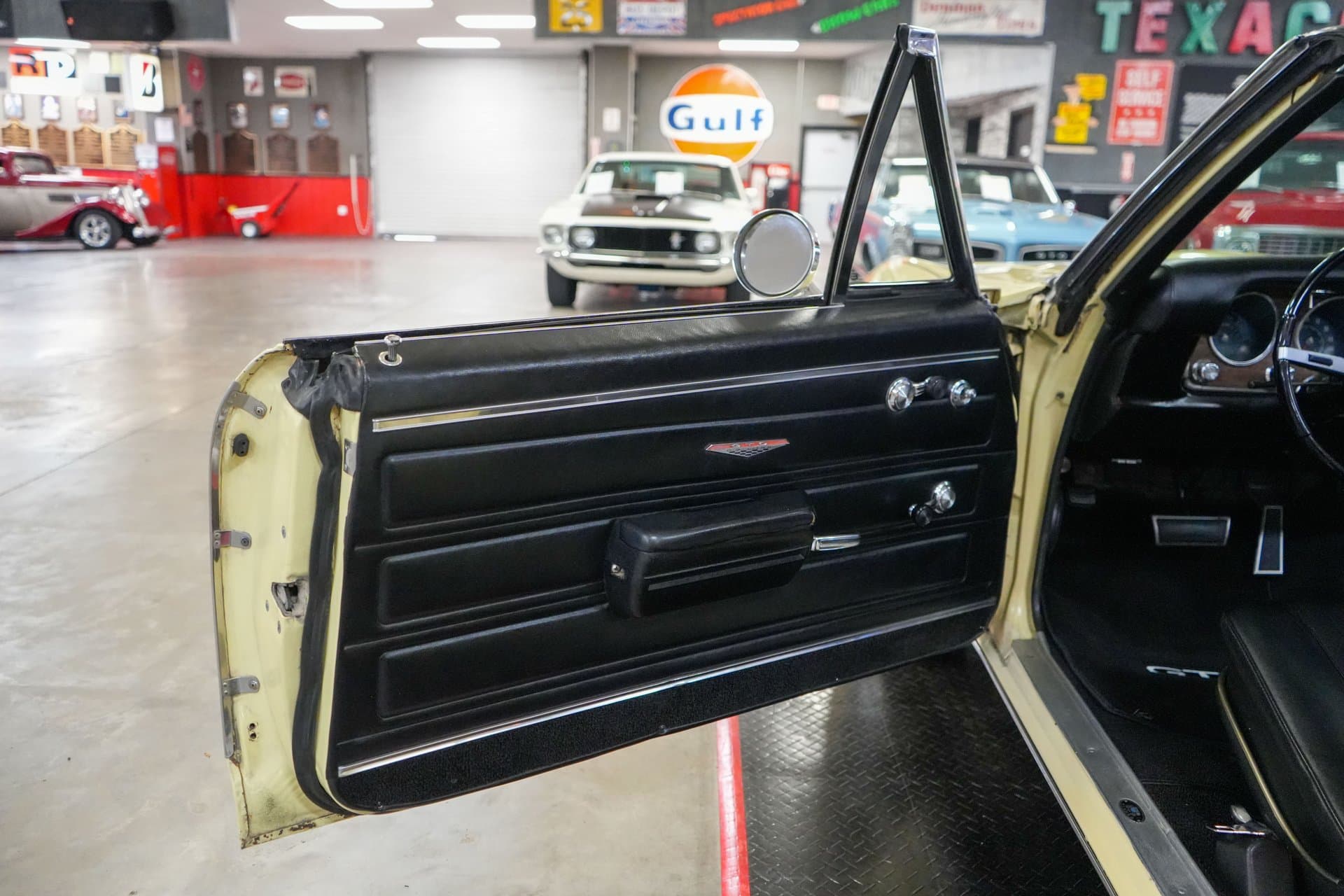 1968 Pontiac GTO Convertible thumbnail 20