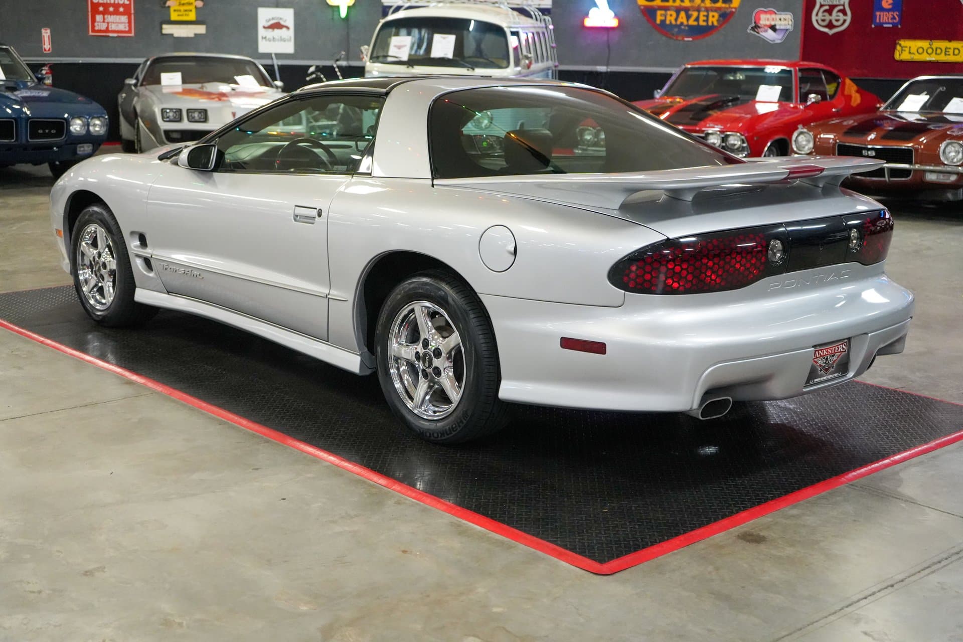 2000 Pontiac Trans Am — photo 2
