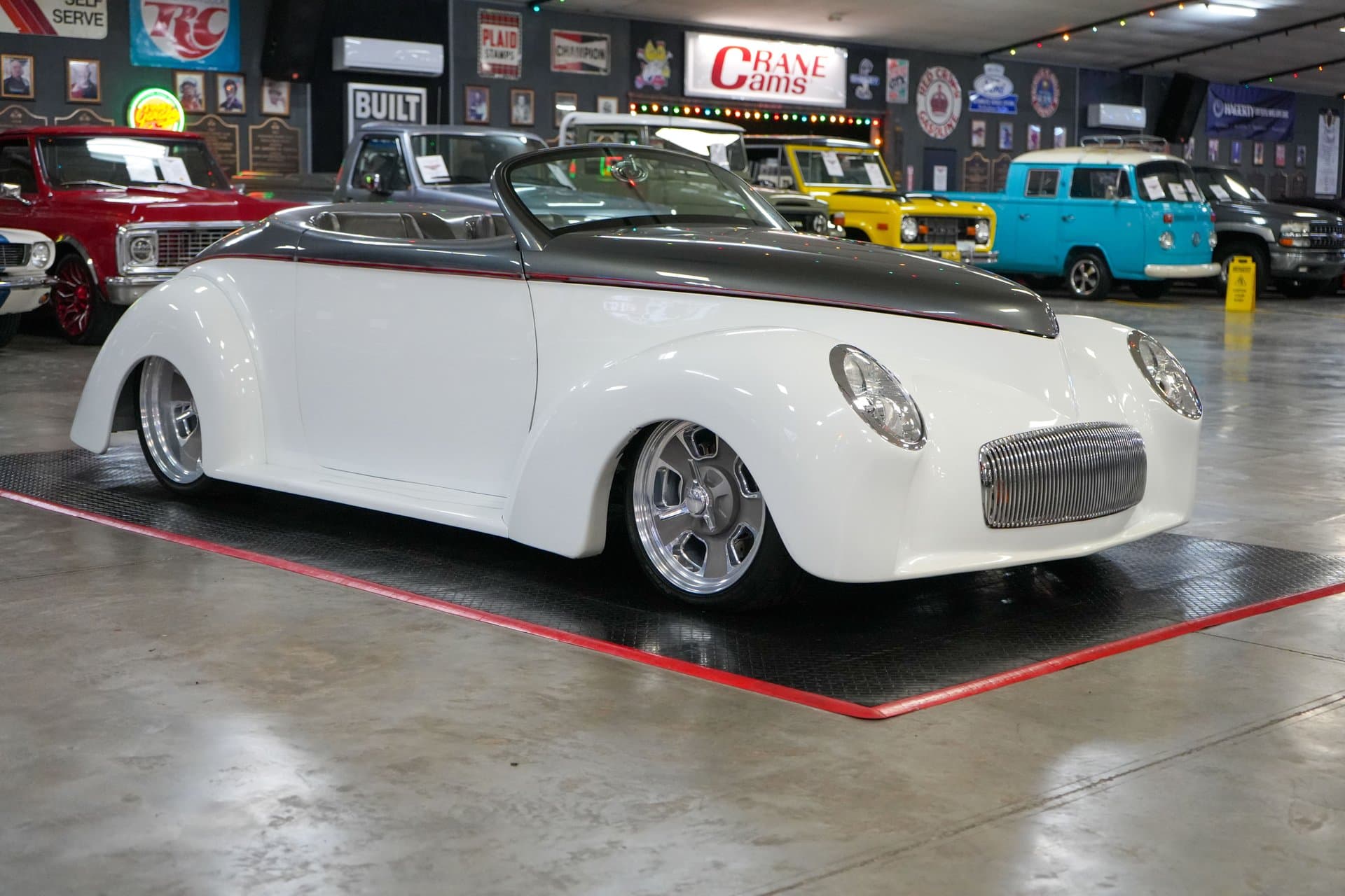 1941 Willys "Swoopster" Roadster thumbnail 11