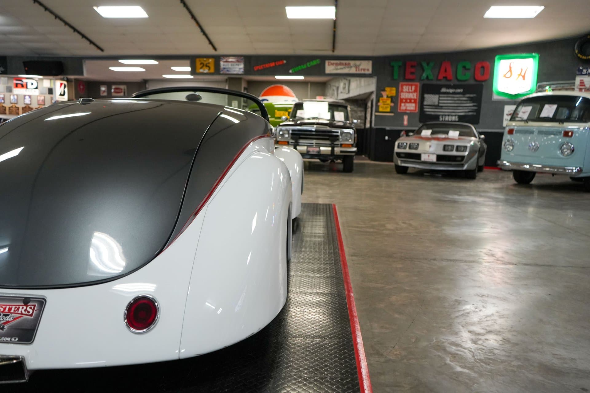 1941 Willys "Swoopster" Roadster thumbnail 15