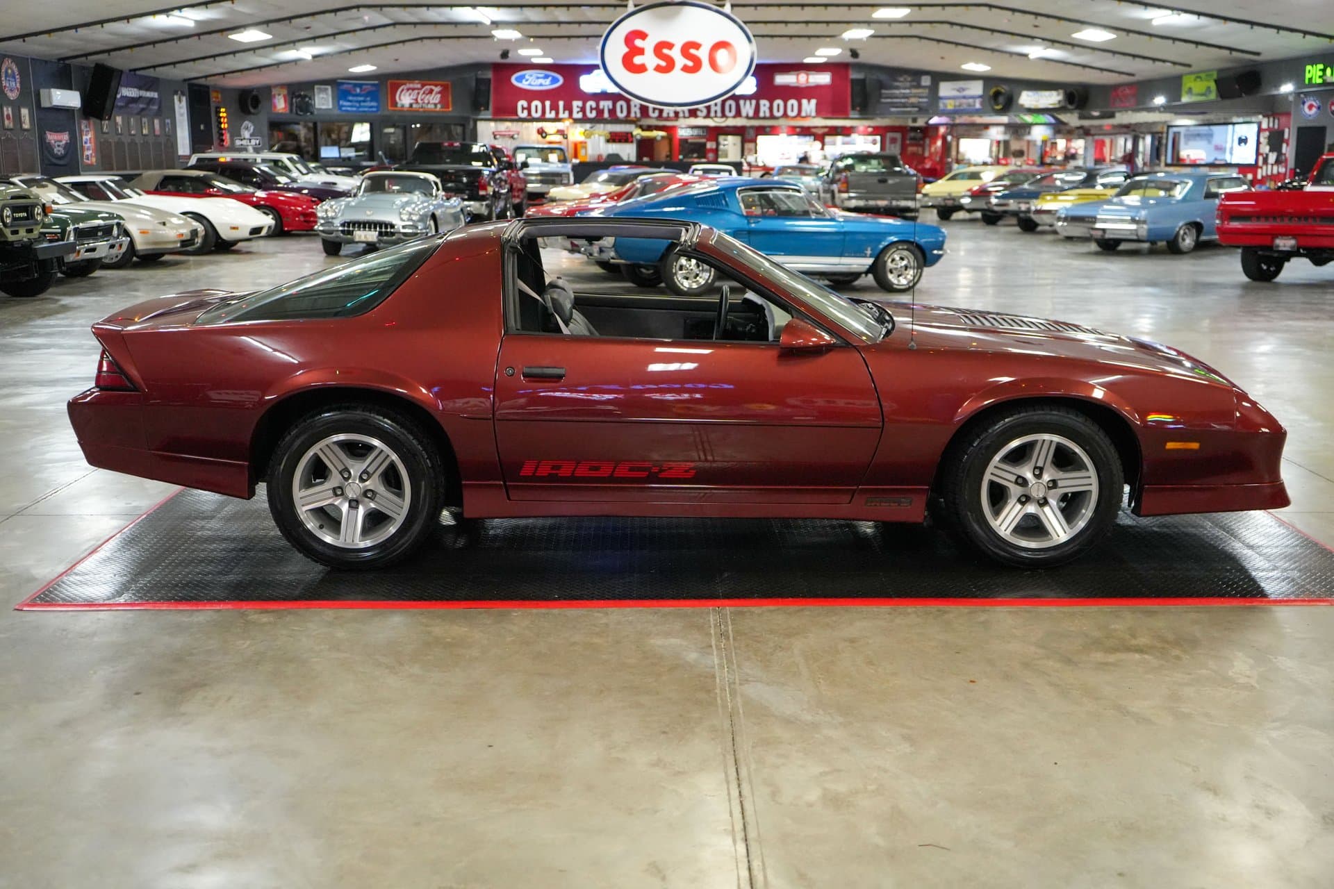 1988 Chevrolet Camaro IROC-Z thumbnail 10