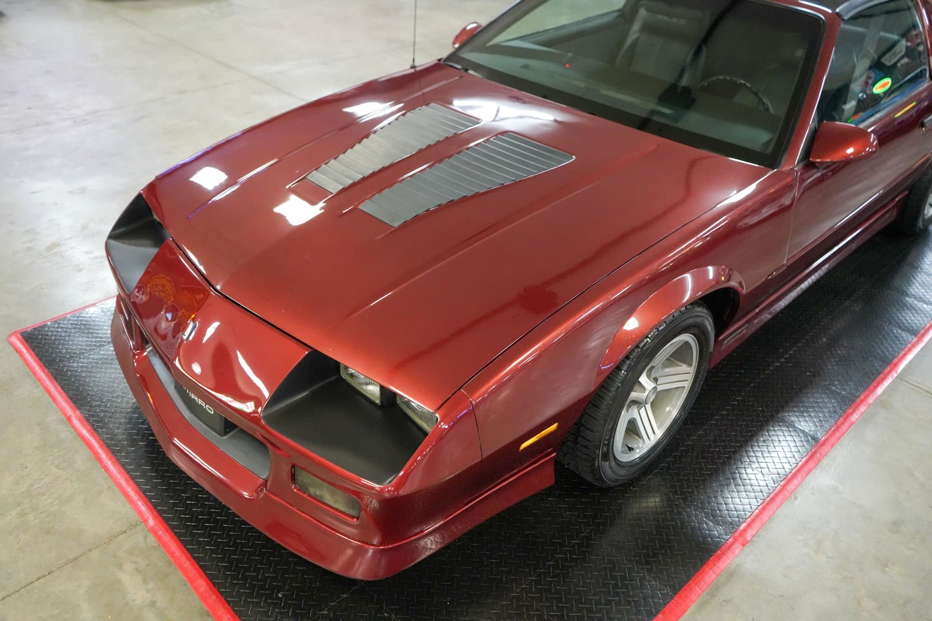 1988 Chevrolet Camaro IROC-Z thumbnail 17